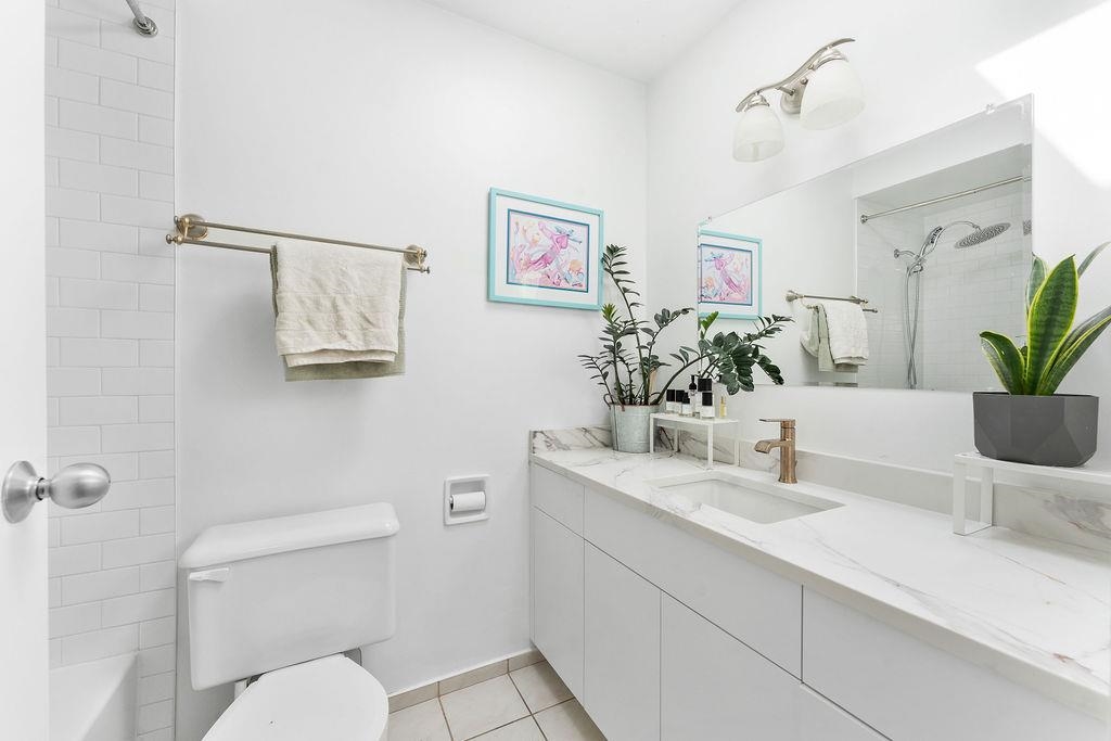 305 440 E 5TH AVENUE Unit: 305
