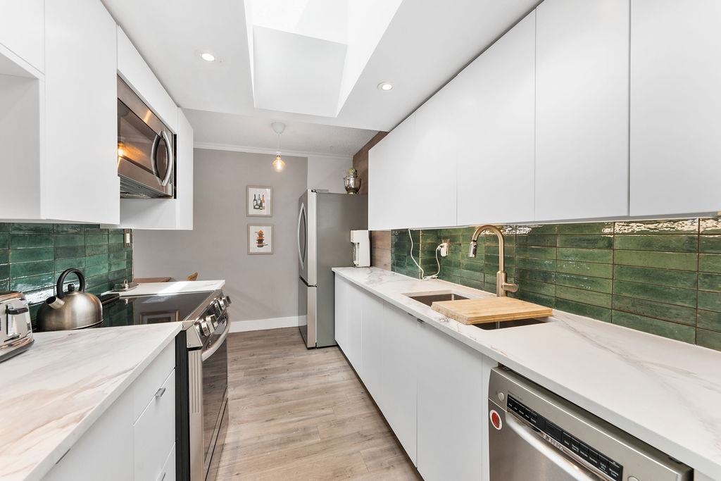 305 440 E 5TH AVENUE Unit: 305