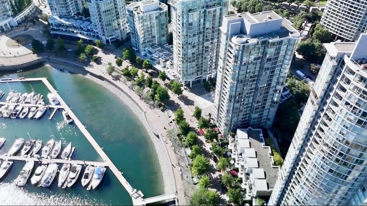 707 1067 MARINASIDE CRESCENT Unit: 707