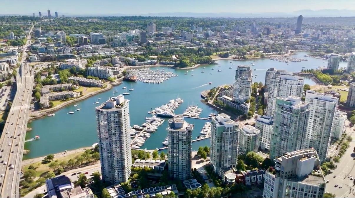 707 1067 MARINASIDE CRESCENT Unit: 707
