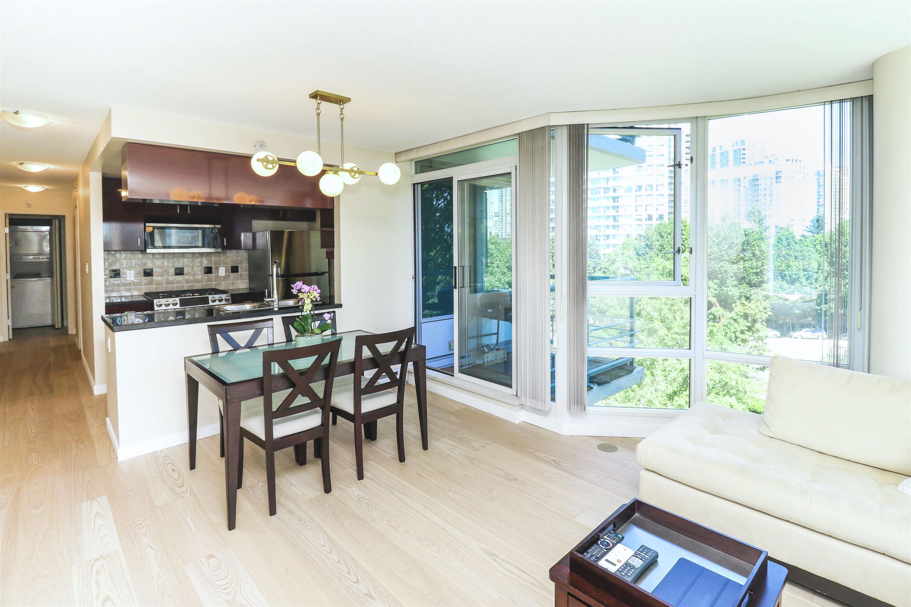 707 1067 MARINASIDE CRESCENT Unit: 707