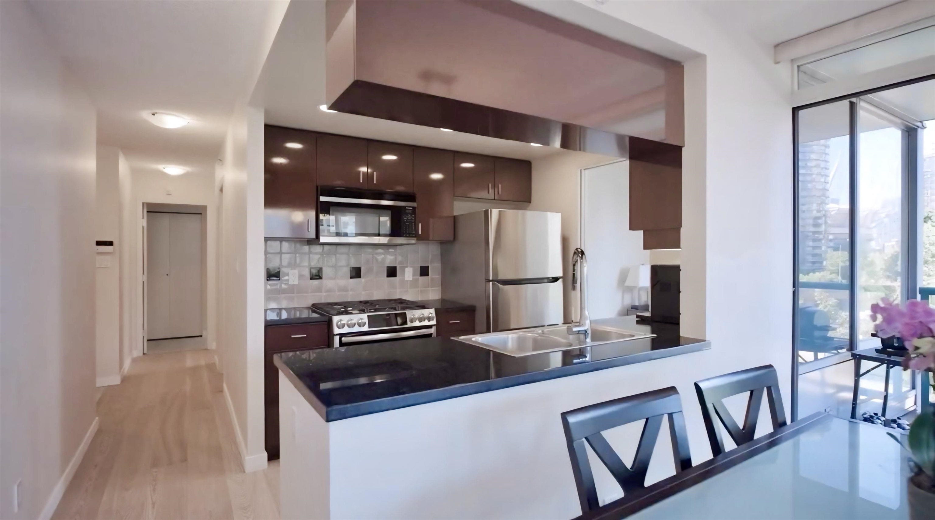 707 1067 MARINASIDE CRESCENT Unit: 707