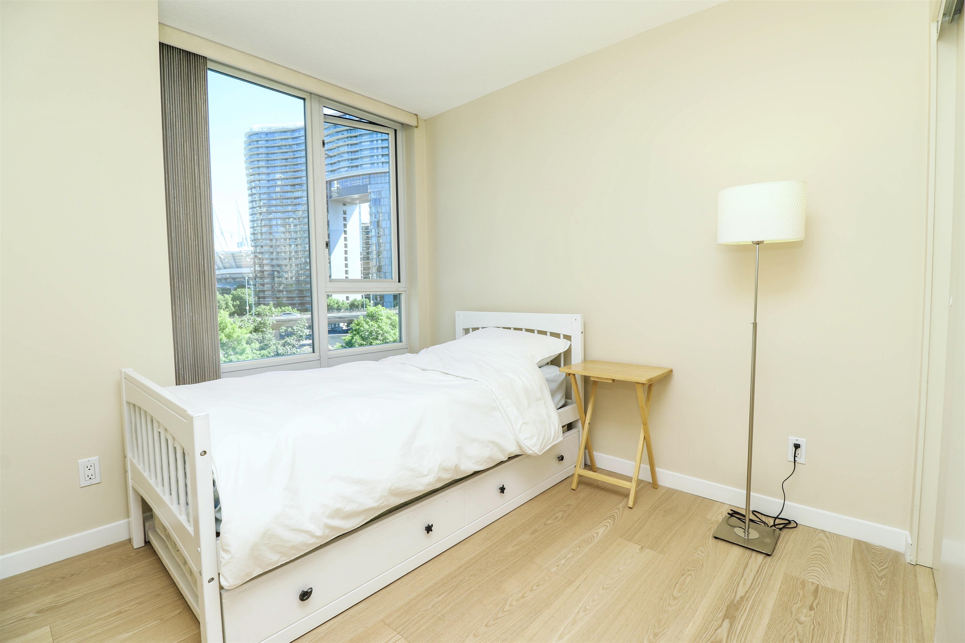 707 1067 MARINASIDE CRESCENT Unit: 707