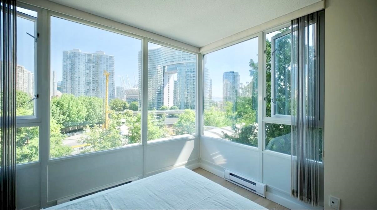 707 1067 MARINASIDE CRESCENT Unit: 707