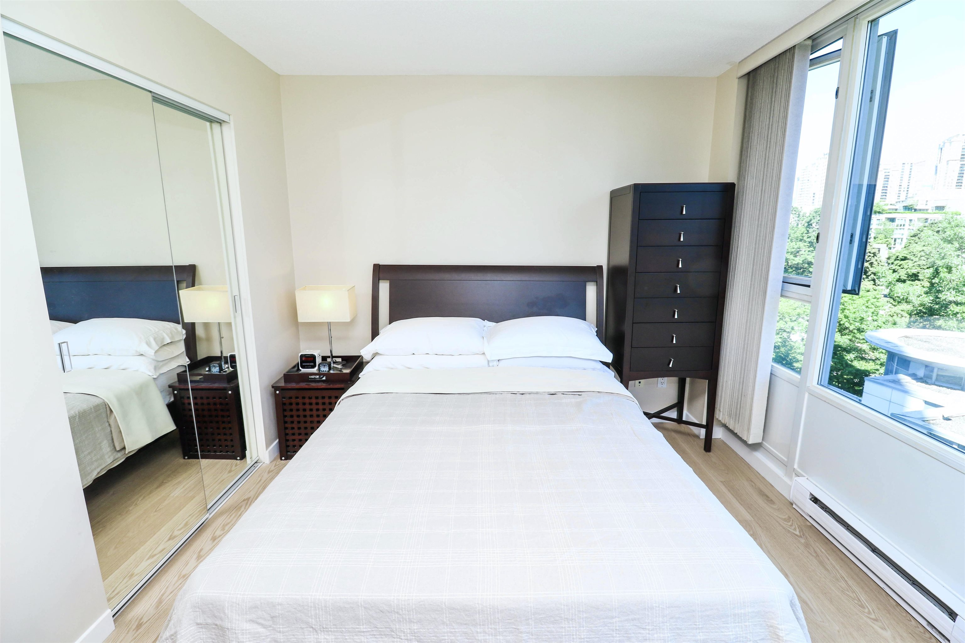 707 1067 MARINASIDE CRESCENT Unit: 707
