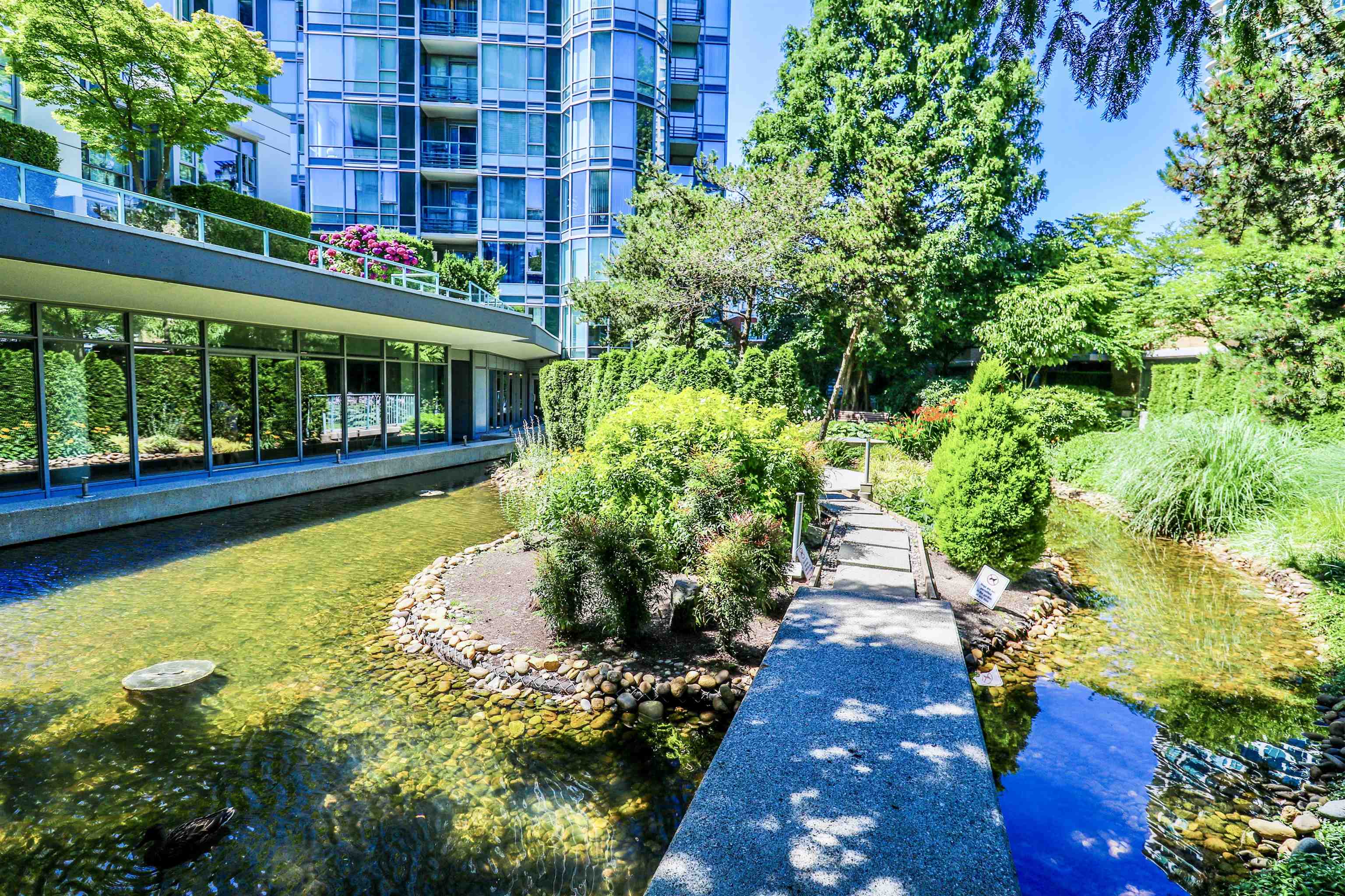 707 1067 MARINASIDE CRESCENT Unit: 707
