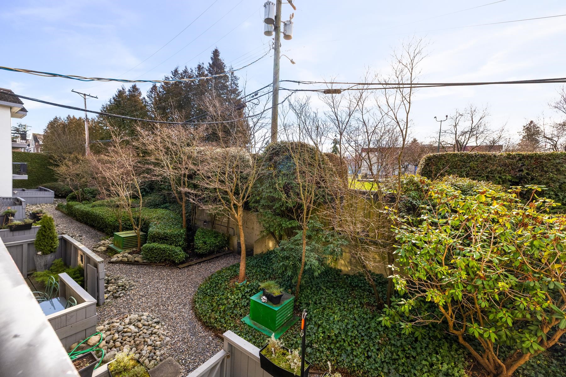 207 444 E 6TH AVENUE Unit: 207