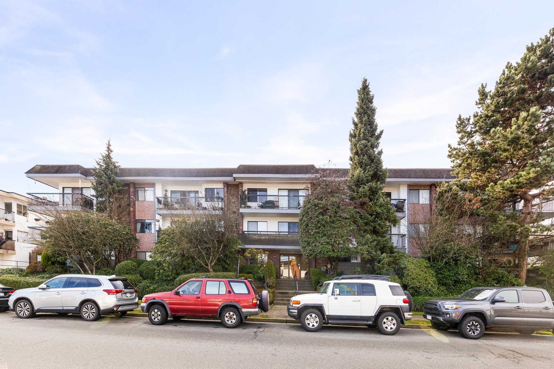 207 444 E 6TH AVENUE Unit: 207