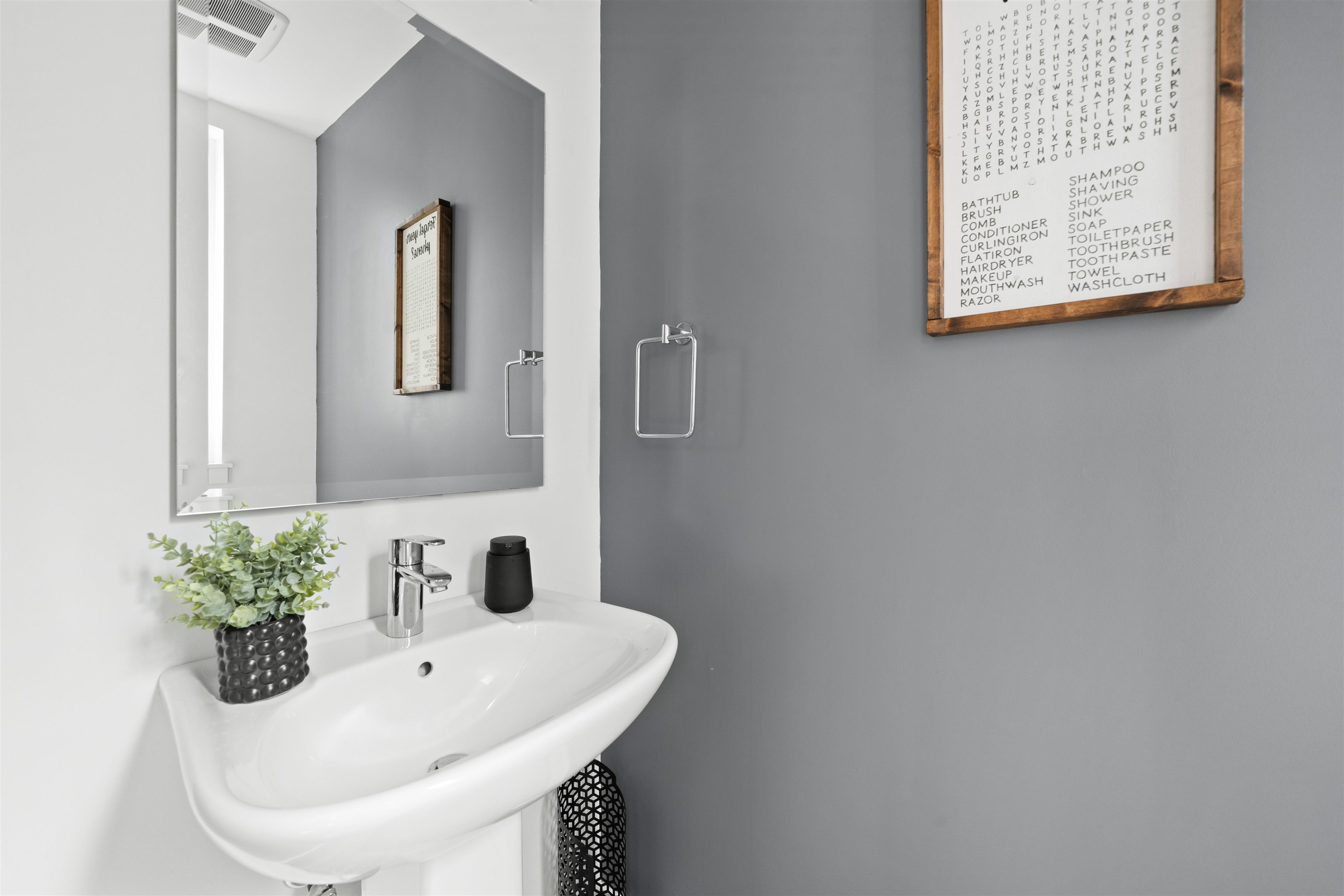 11 2550 156 STREET Unit: 11