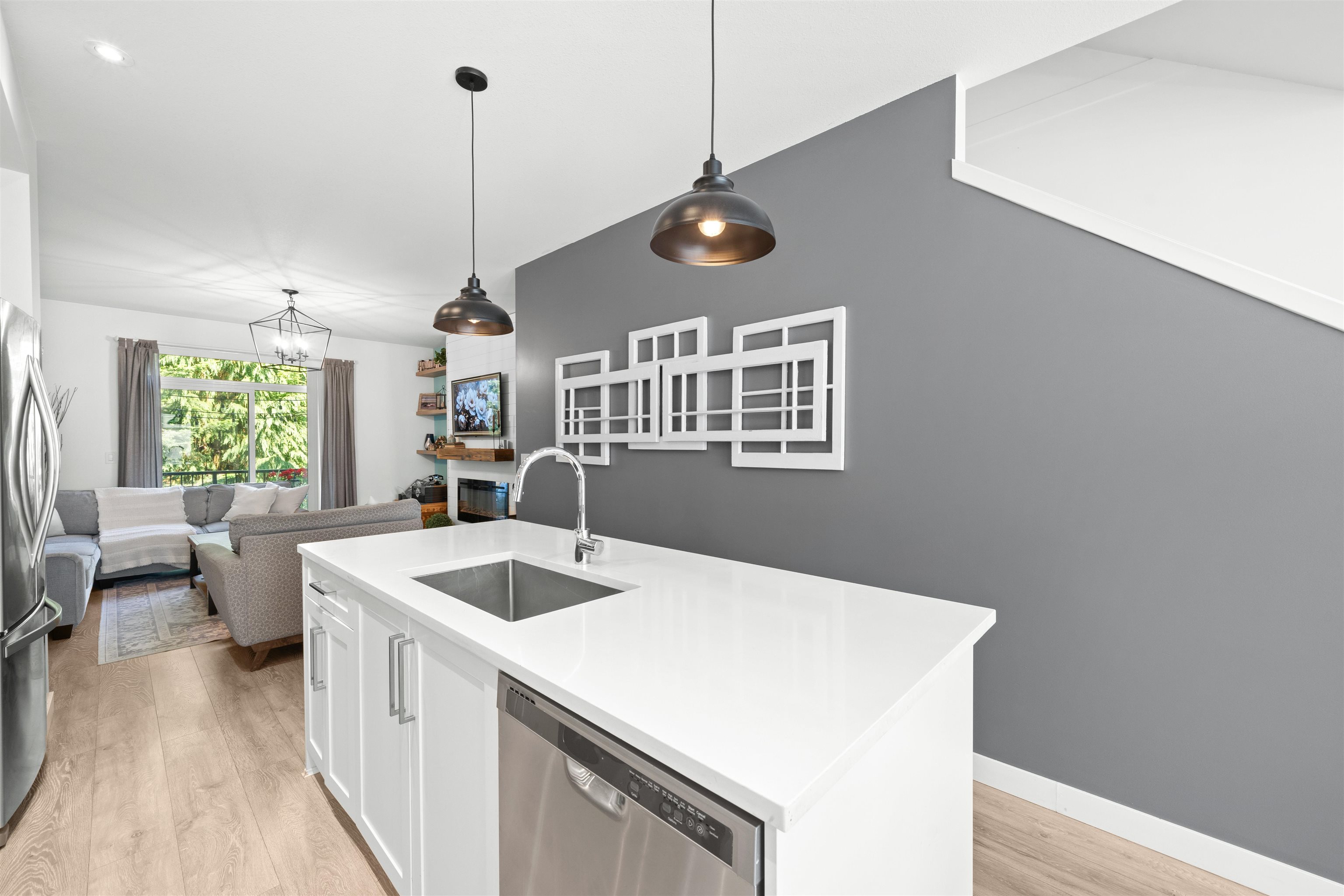 11 2550 156 STREET Unit: 11