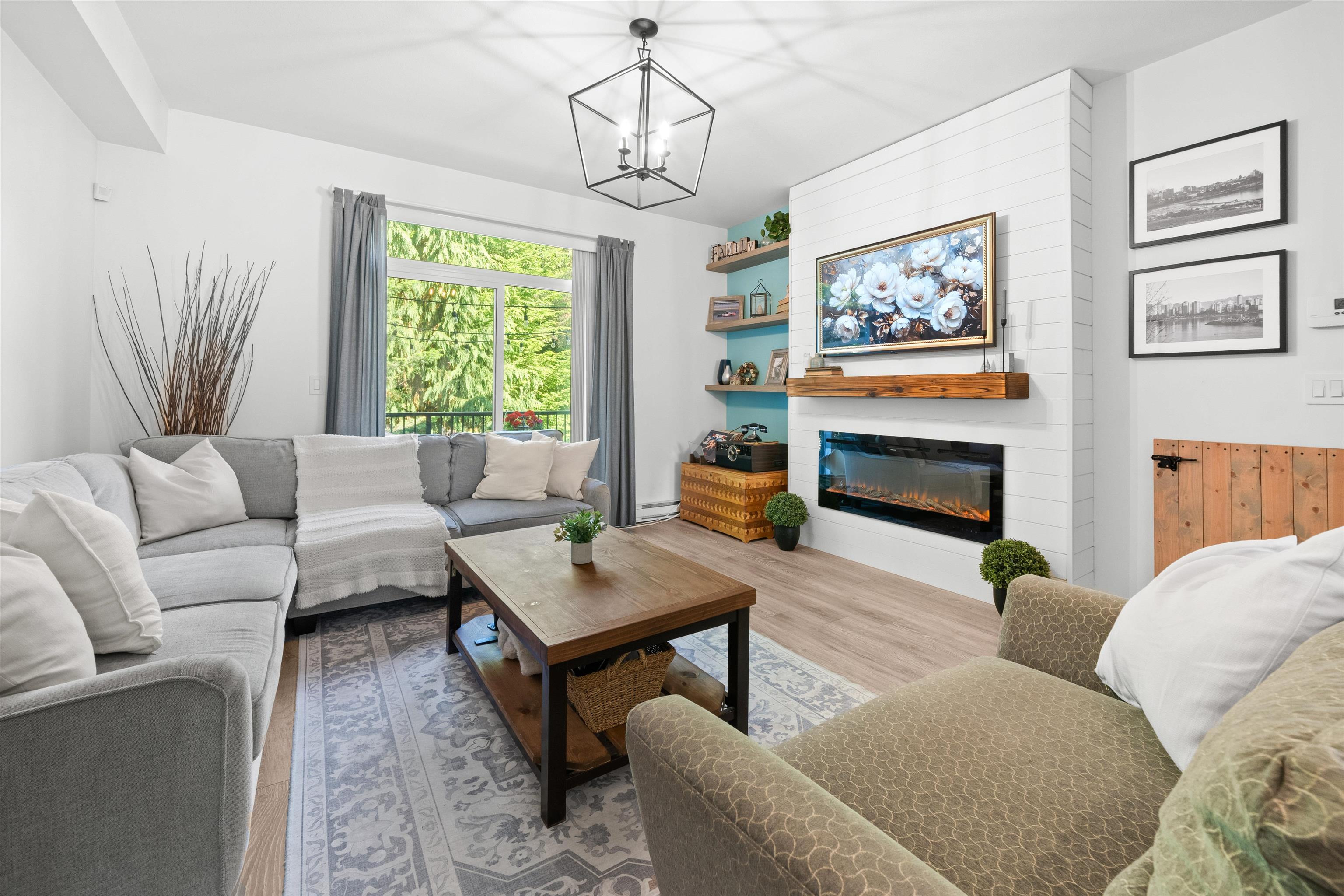 11 2550 156 STREET Unit: 11