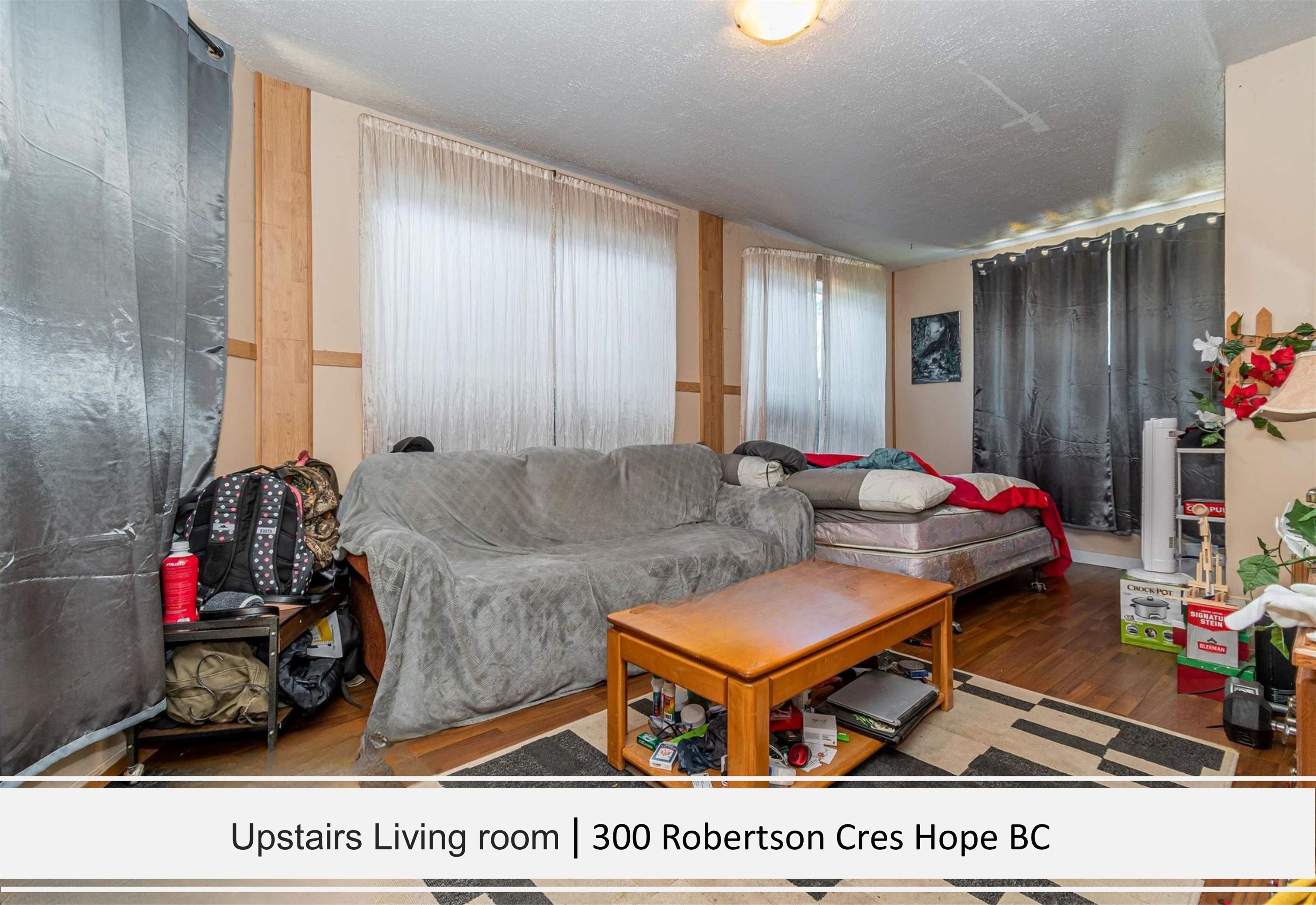 300 ROBERTSON CRESCENT