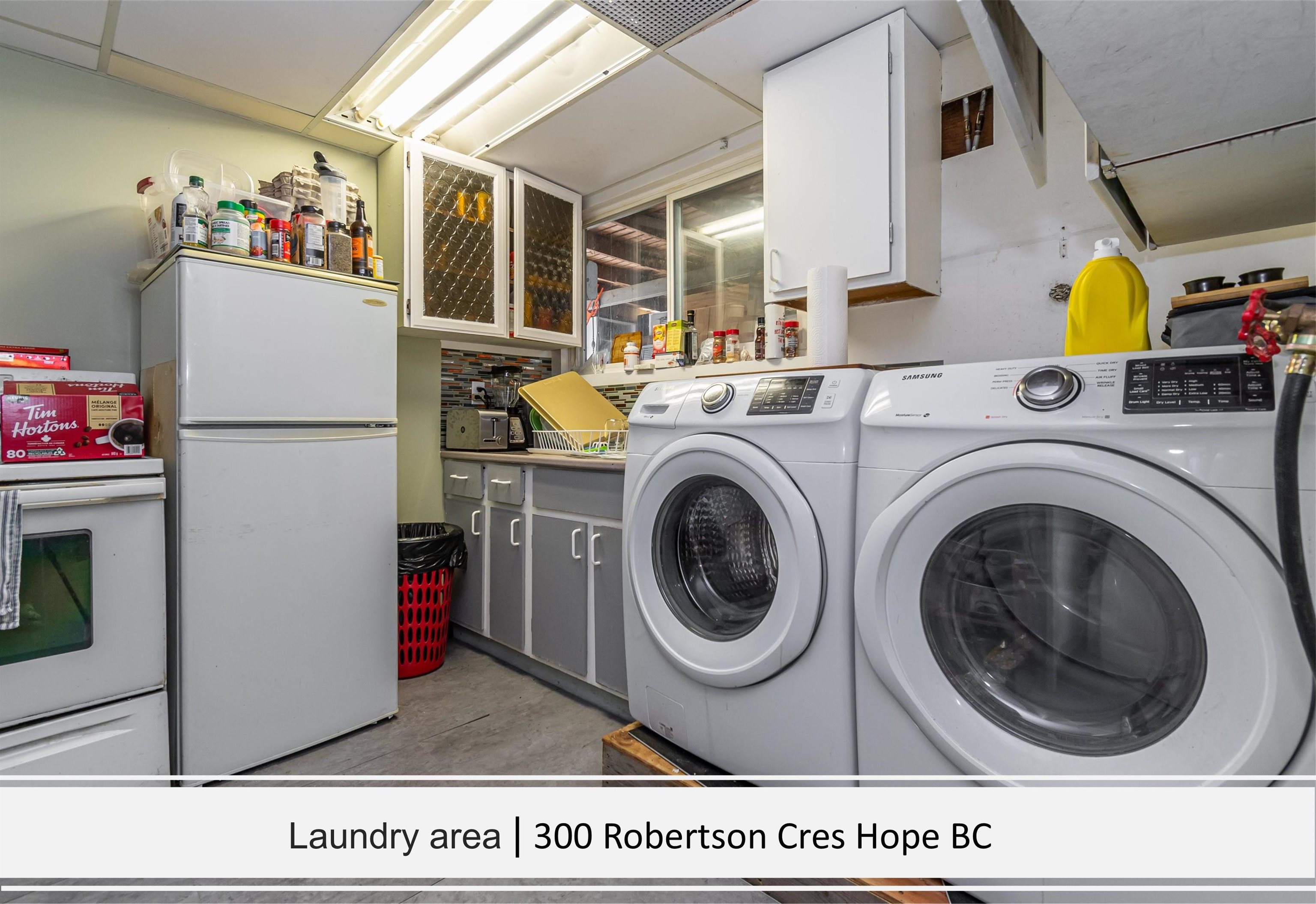 300 ROBERTSON CRESCENT