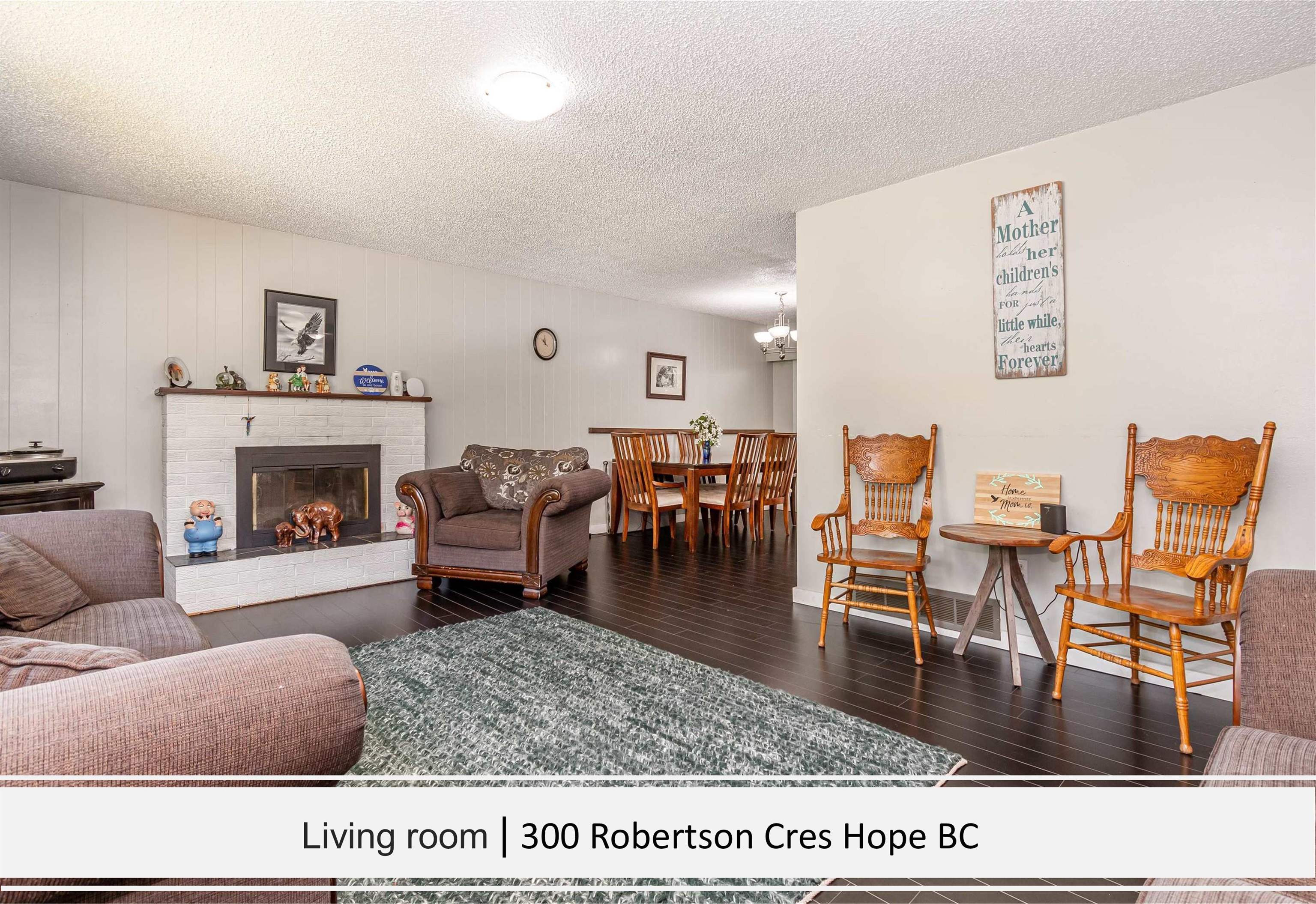 300 ROBERTSON CRESCENT