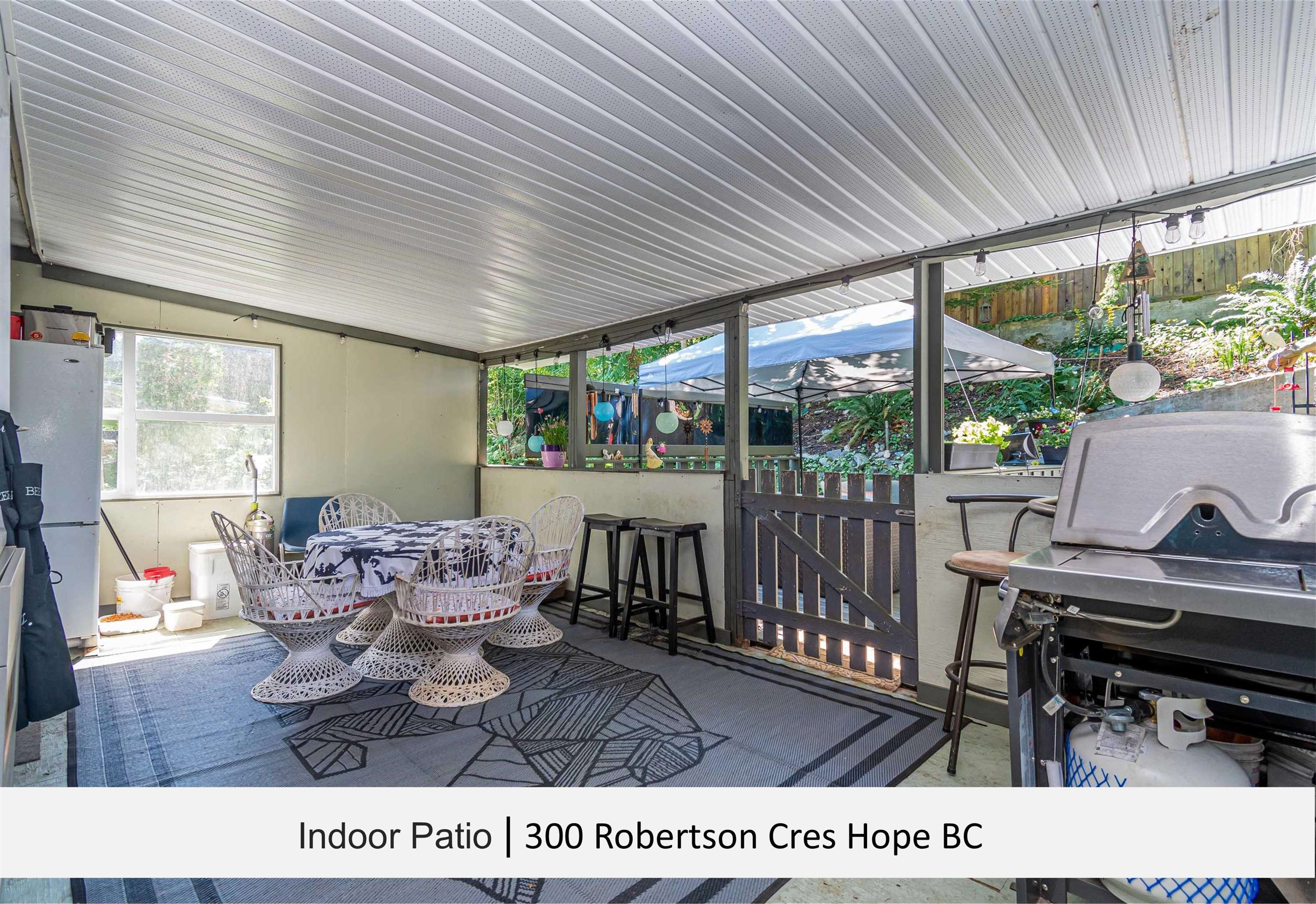 300 ROBERTSON CRESCENT