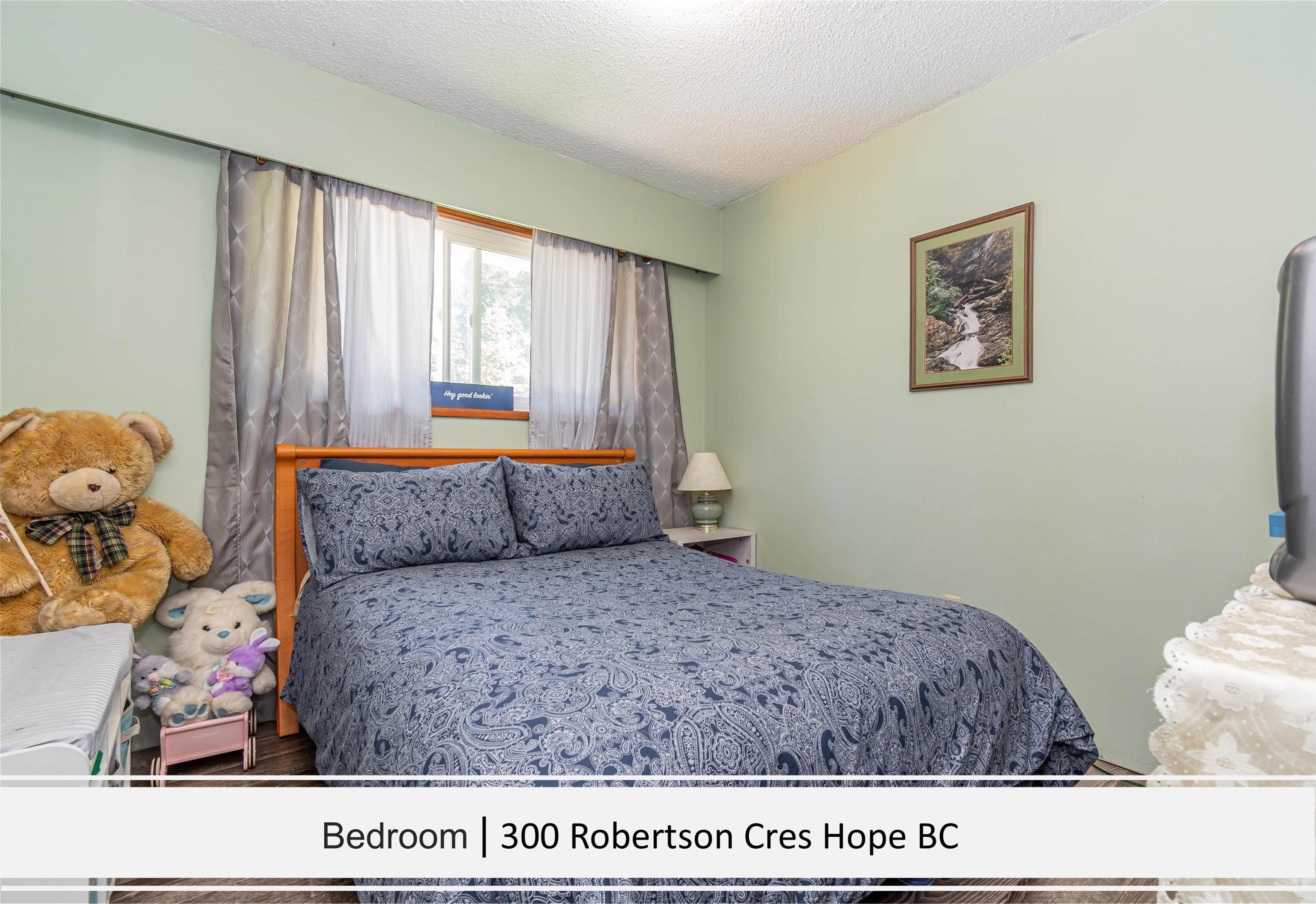 300 ROBERTSON CRESCENT