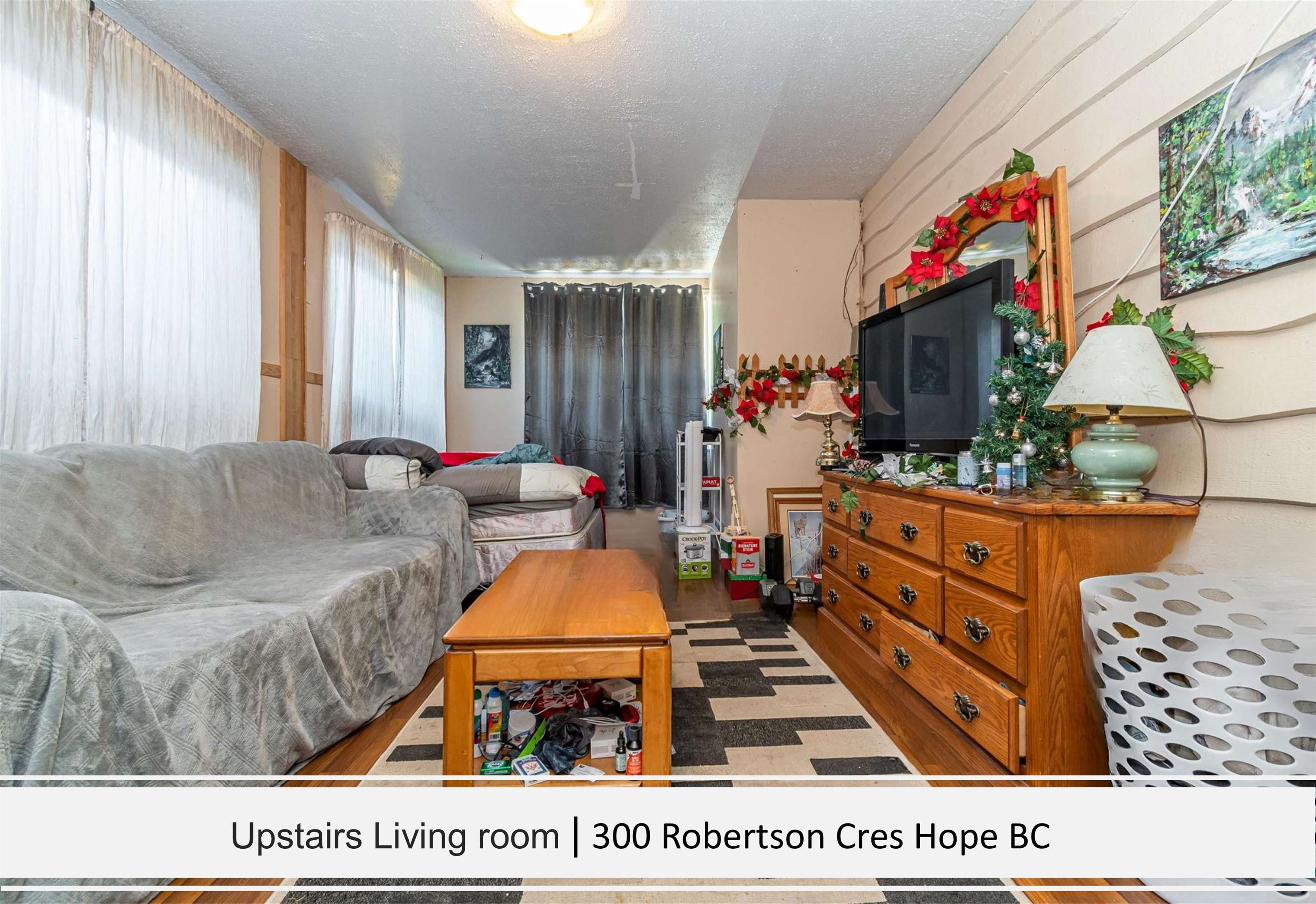 300 ROBERTSON CRESCENT