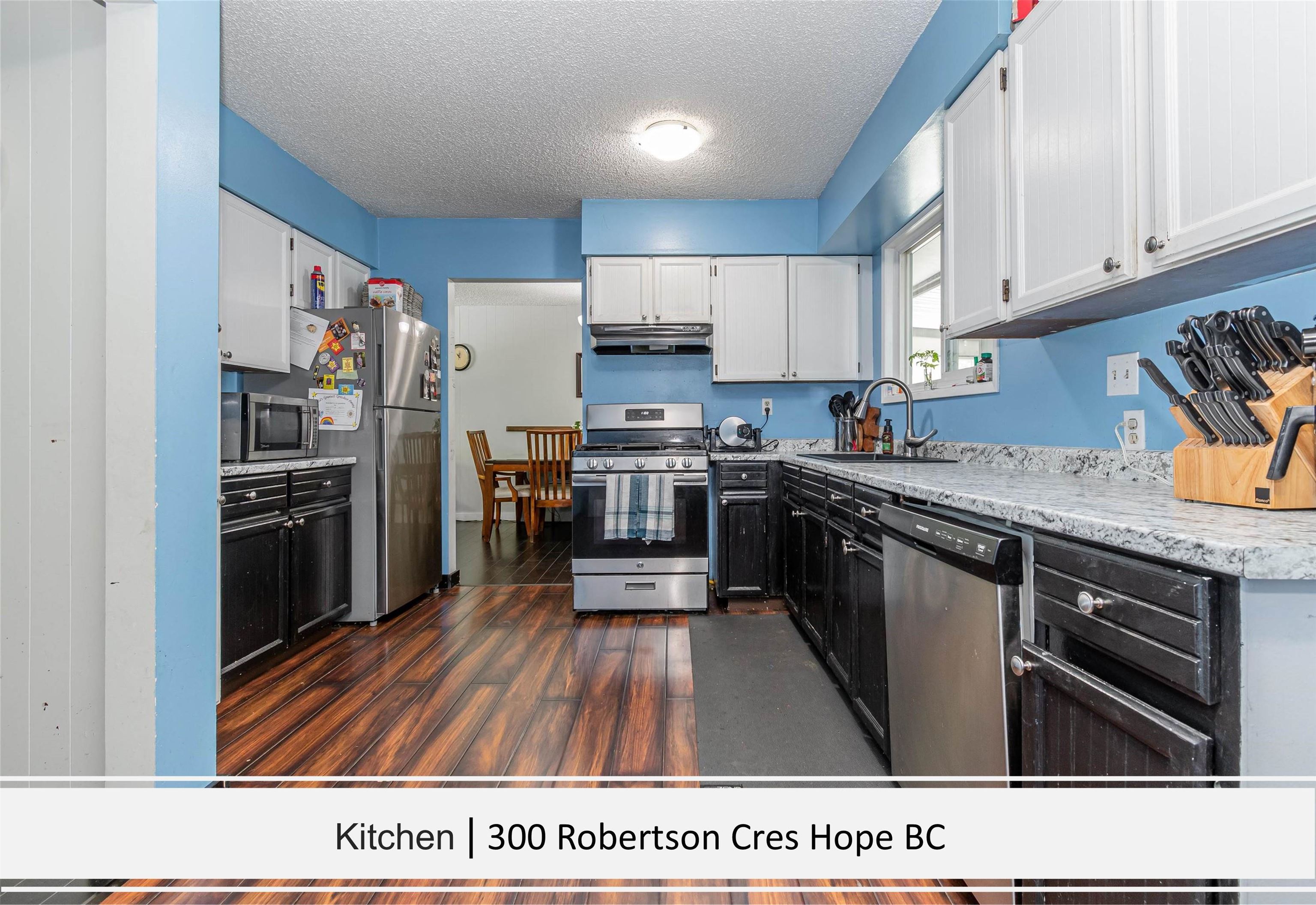 300 ROBERTSON CRESCENT