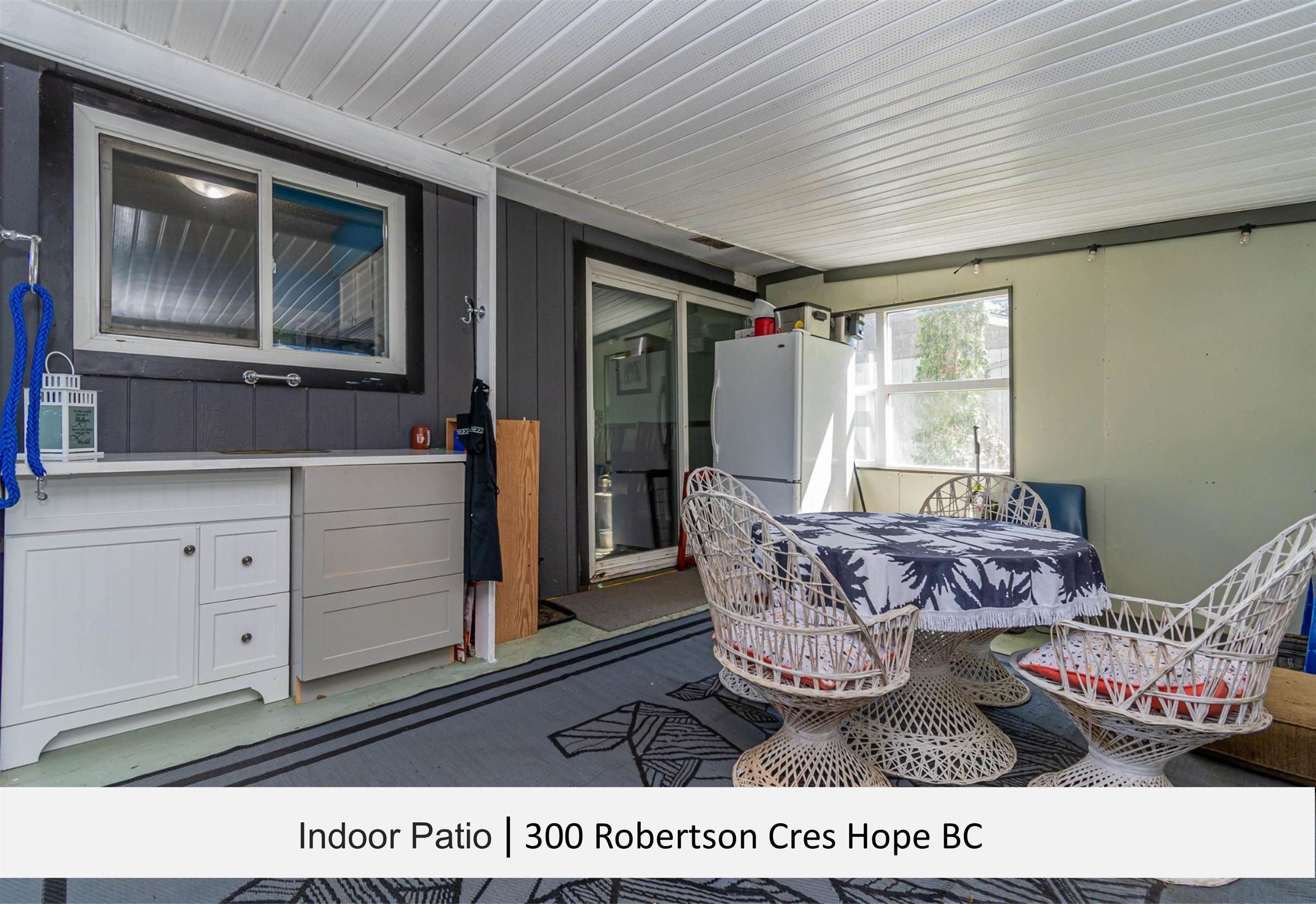 300 ROBERTSON CRESCENT