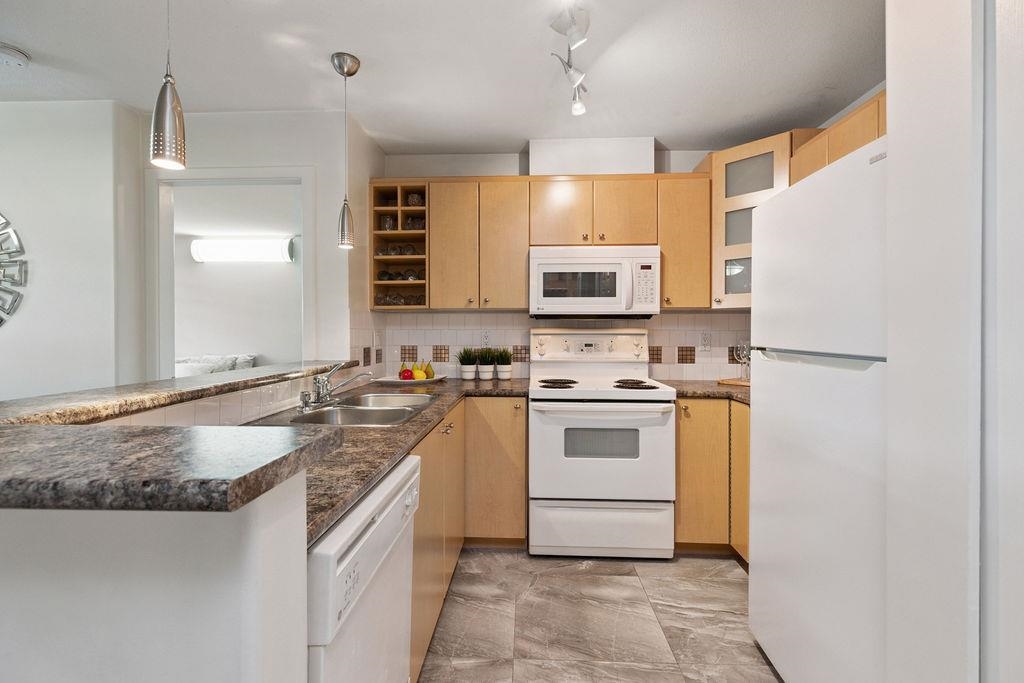 109 3122 ST JOHNS STREET Unit: 109