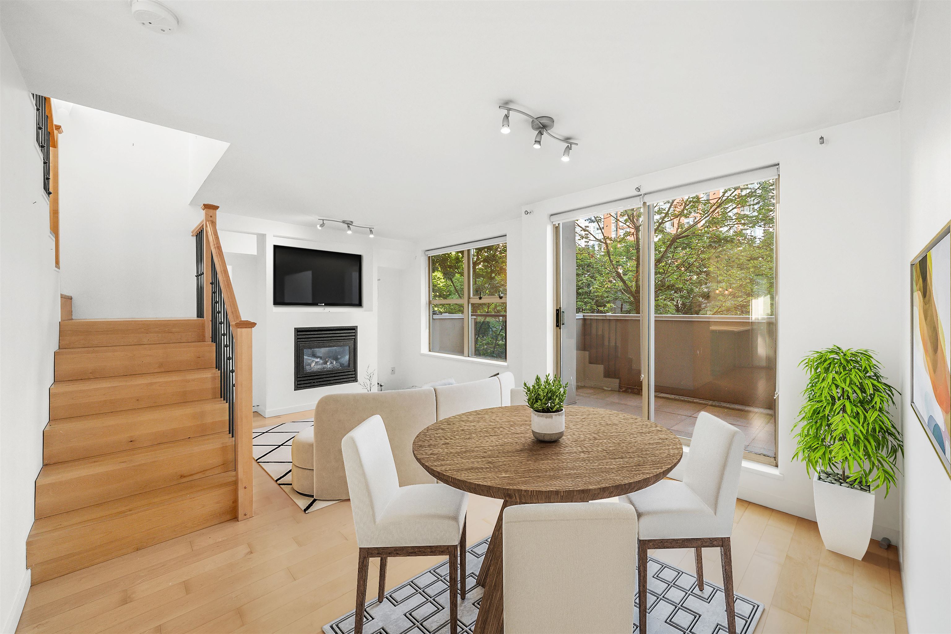 TH8 989 RICHARDS STREET Unit: TH8