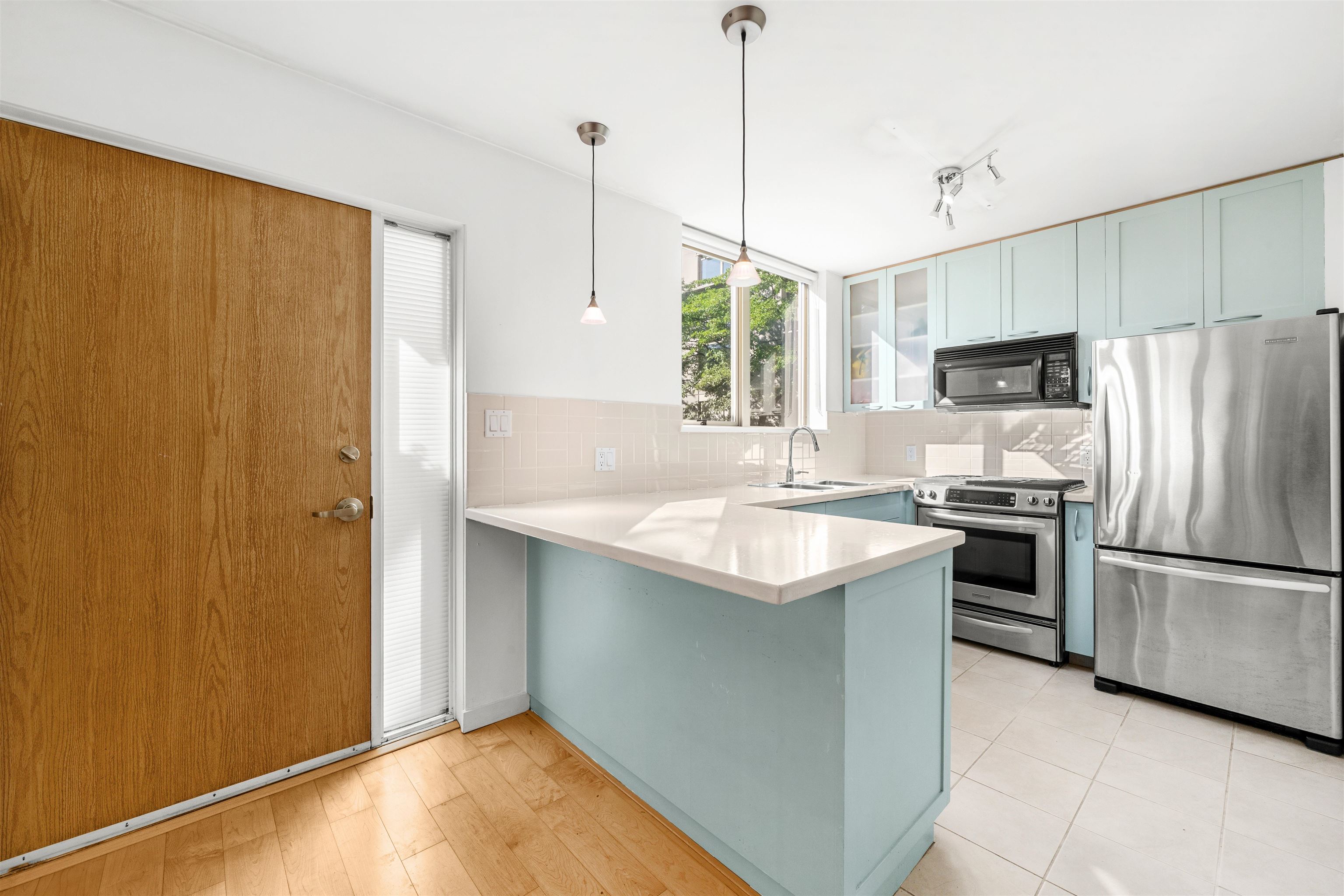 TH8 989 RICHARDS STREET Unit: TH8
