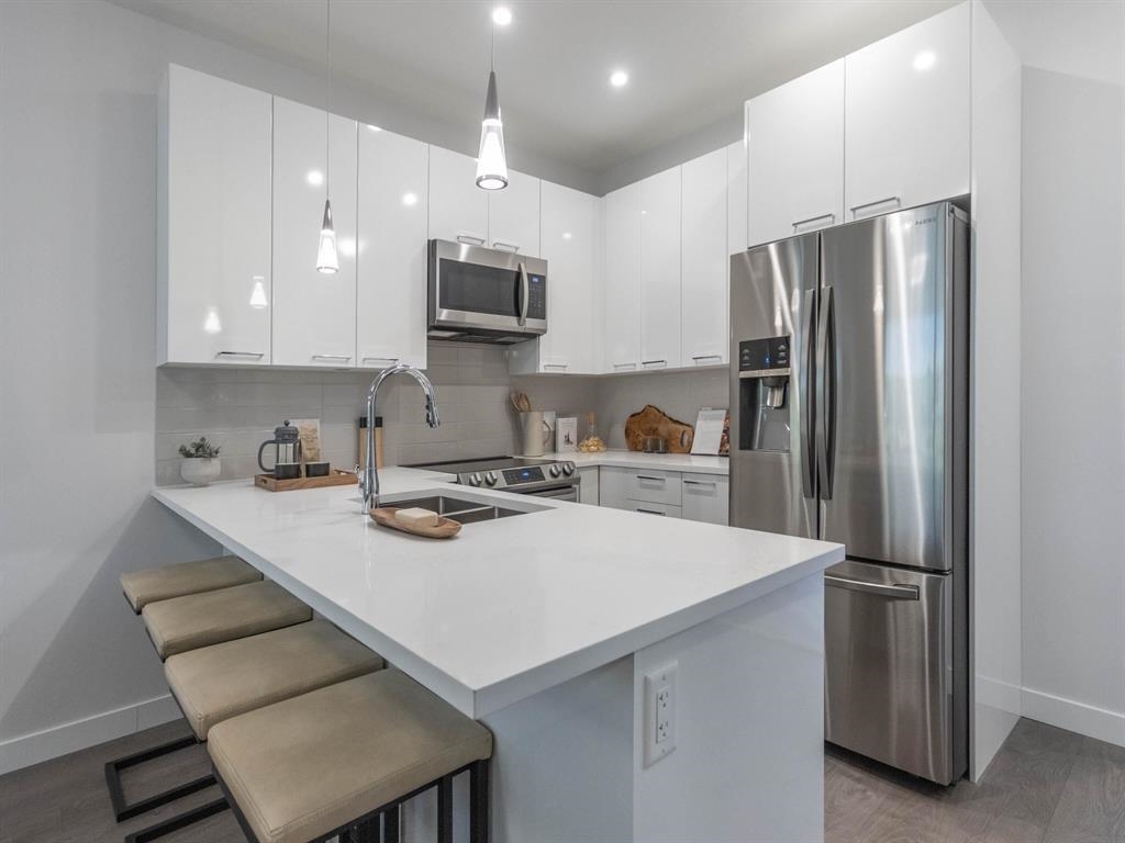 320 33886 PINE STREET AVENUE Unit: 320
