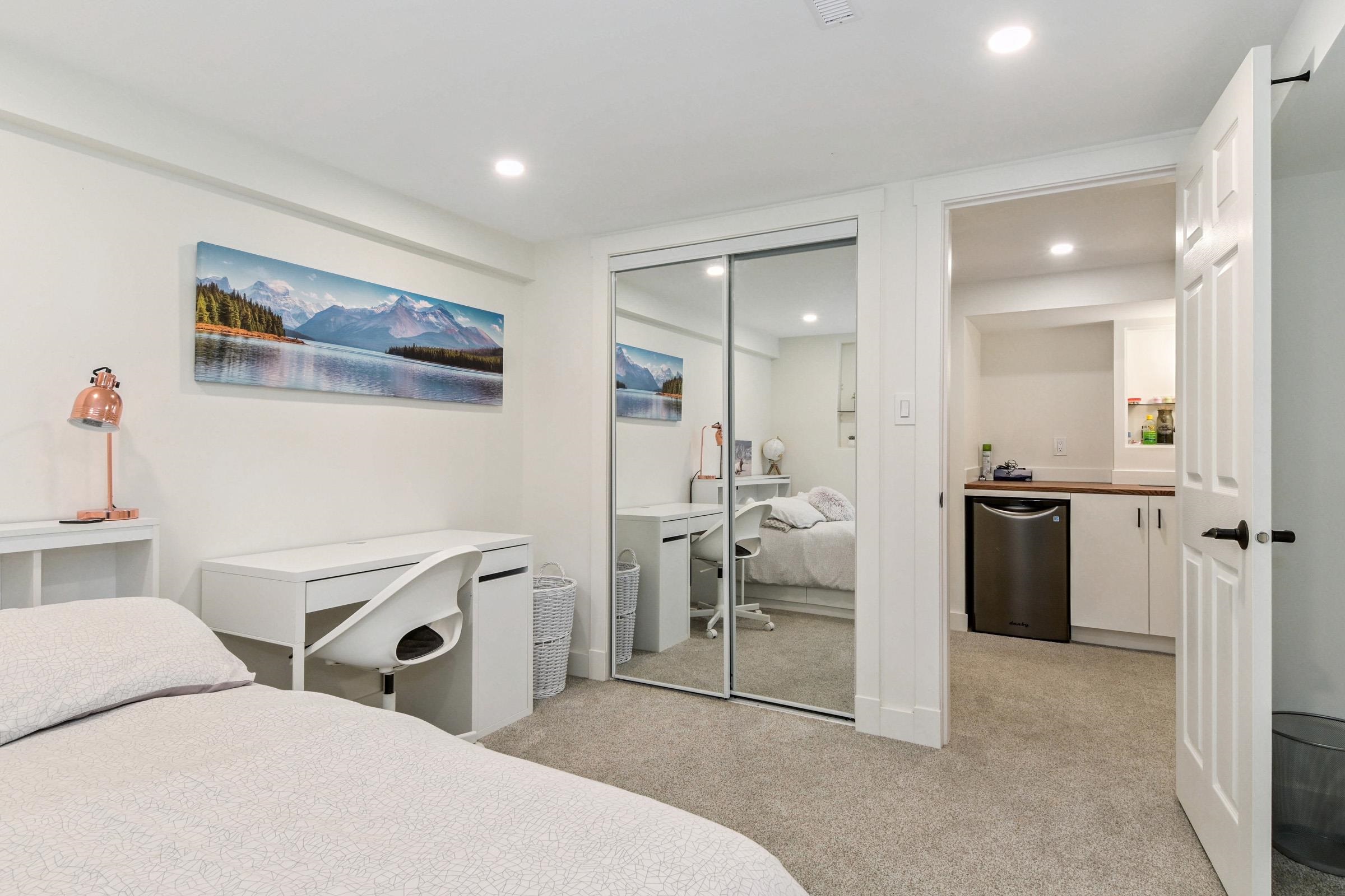 1850 SINCLAIR PLACE