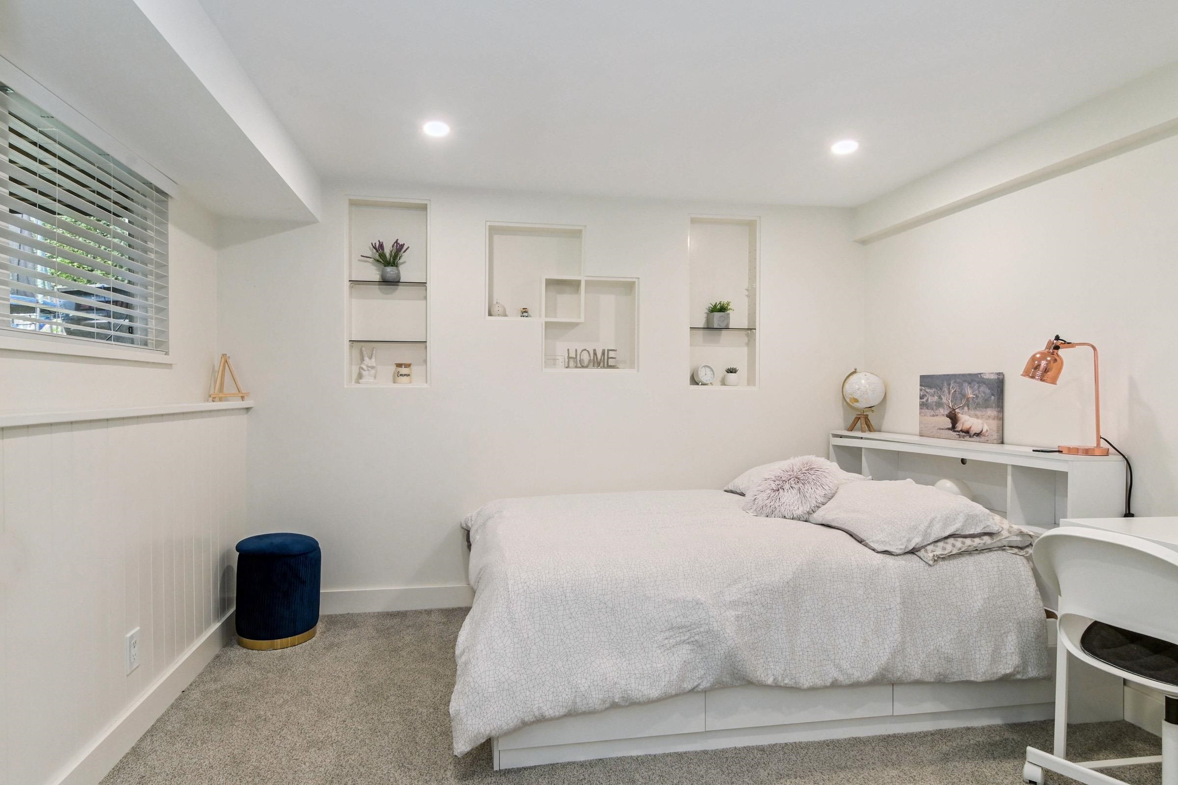 1850 SINCLAIR PLACE