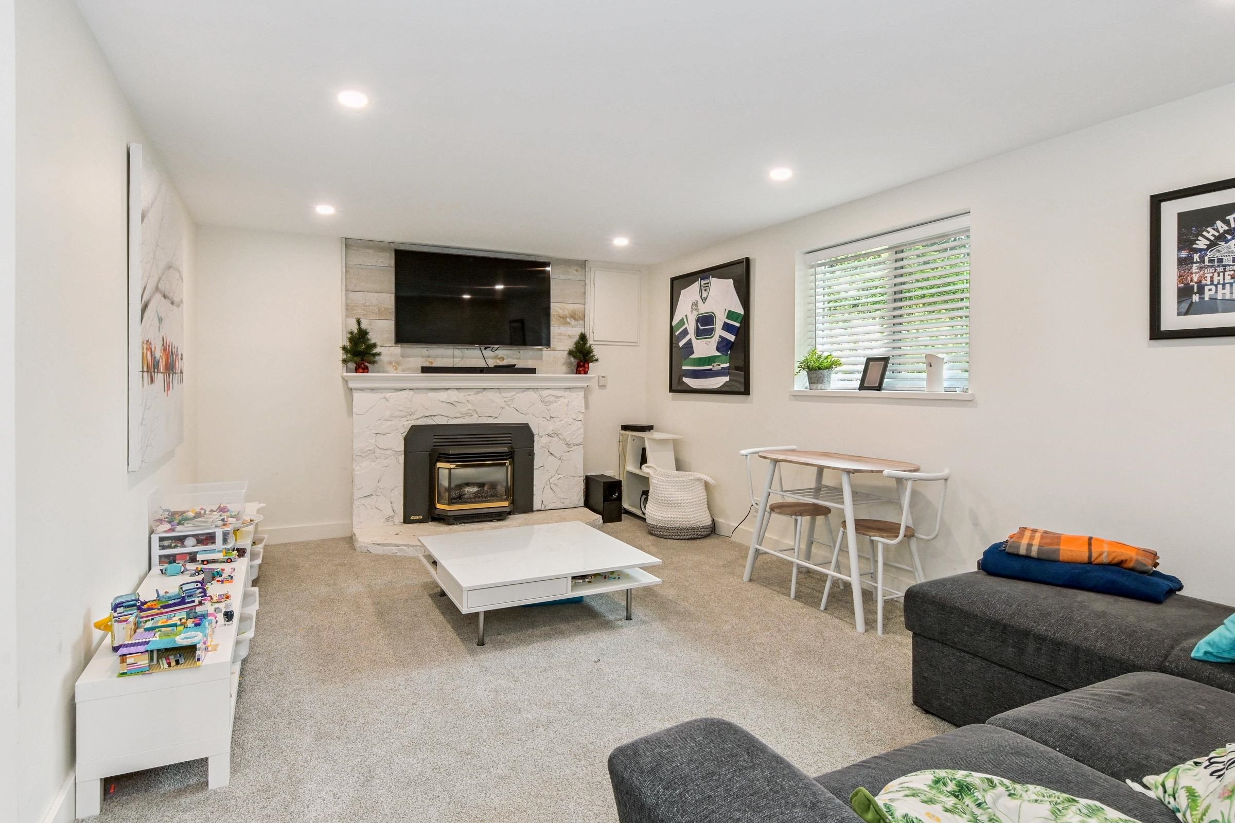 1850 SINCLAIR PLACE