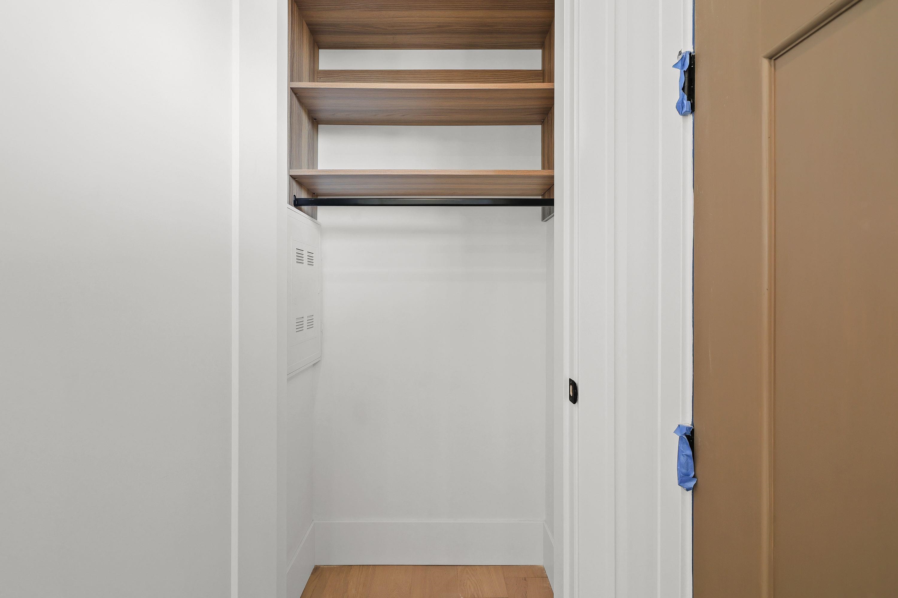1 2565 DUNDAS STREET Unit: 1