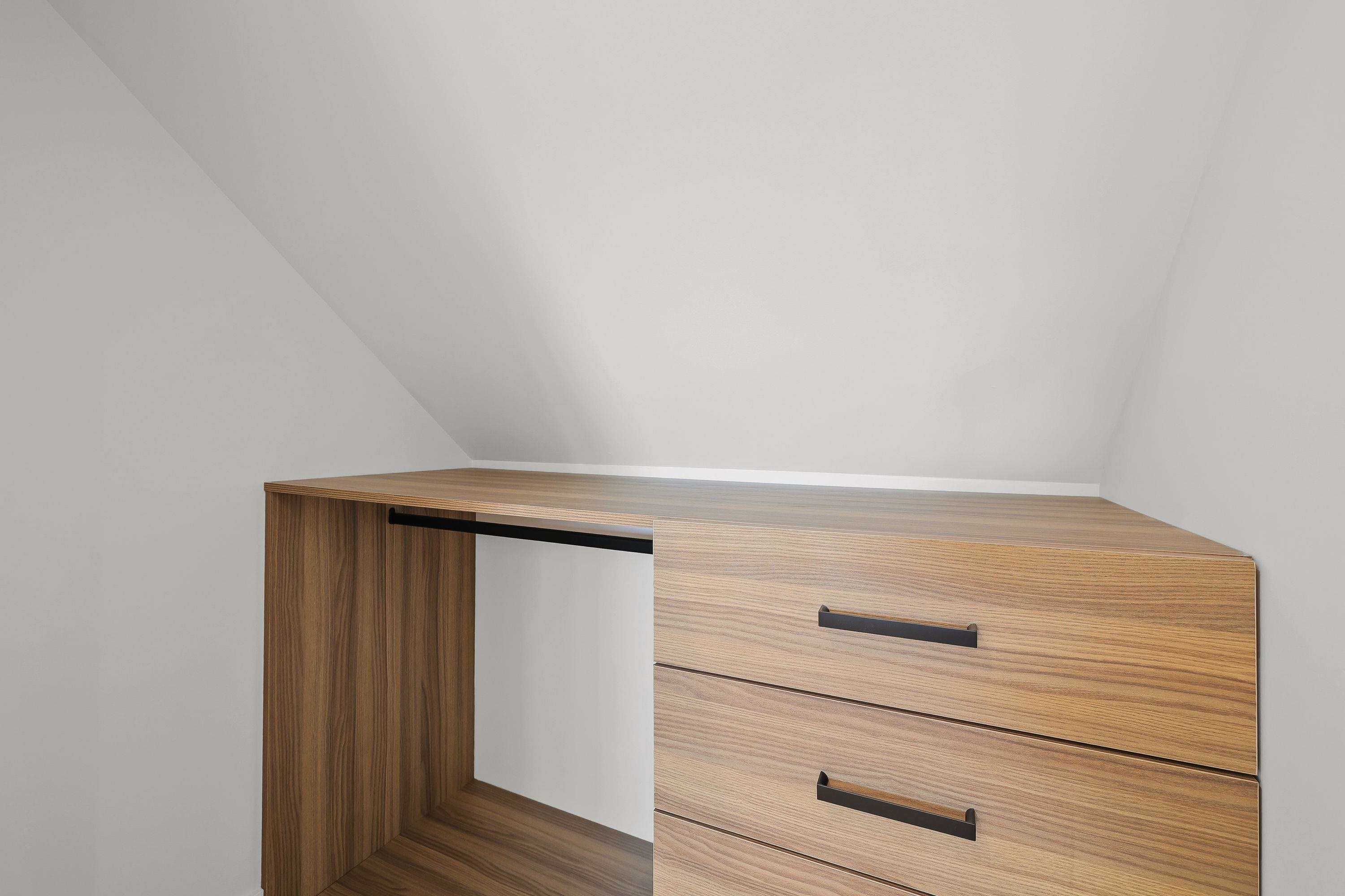 1 2565 DUNDAS STREET Unit: 1