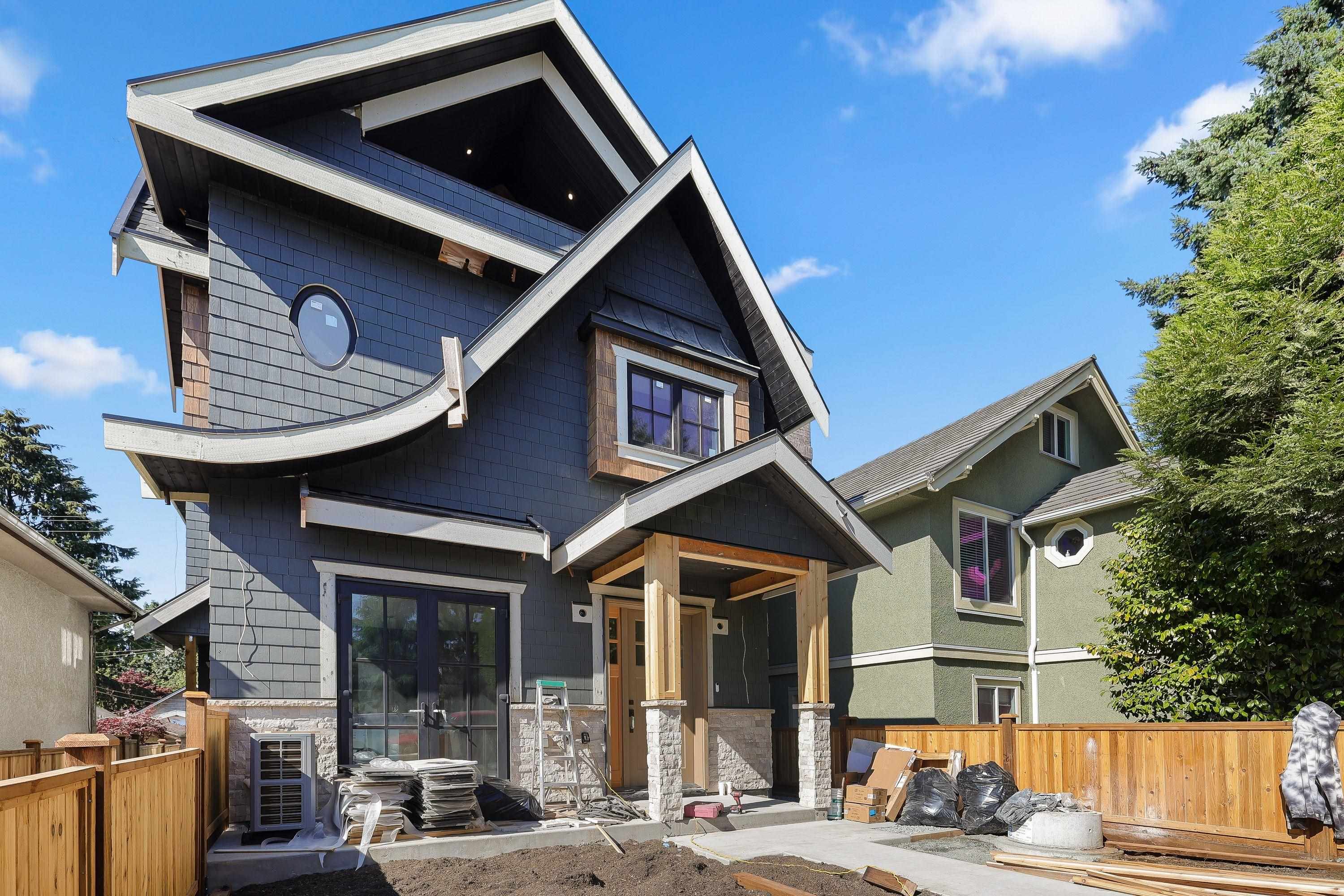 1 2565 DUNDAS STREET Unit: 1