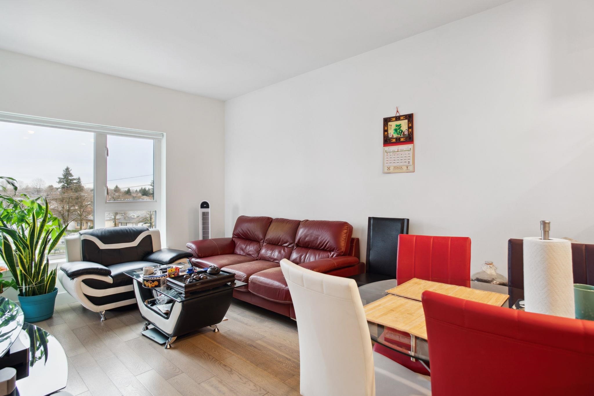 407 2666 DUKE STREET Unit: 407