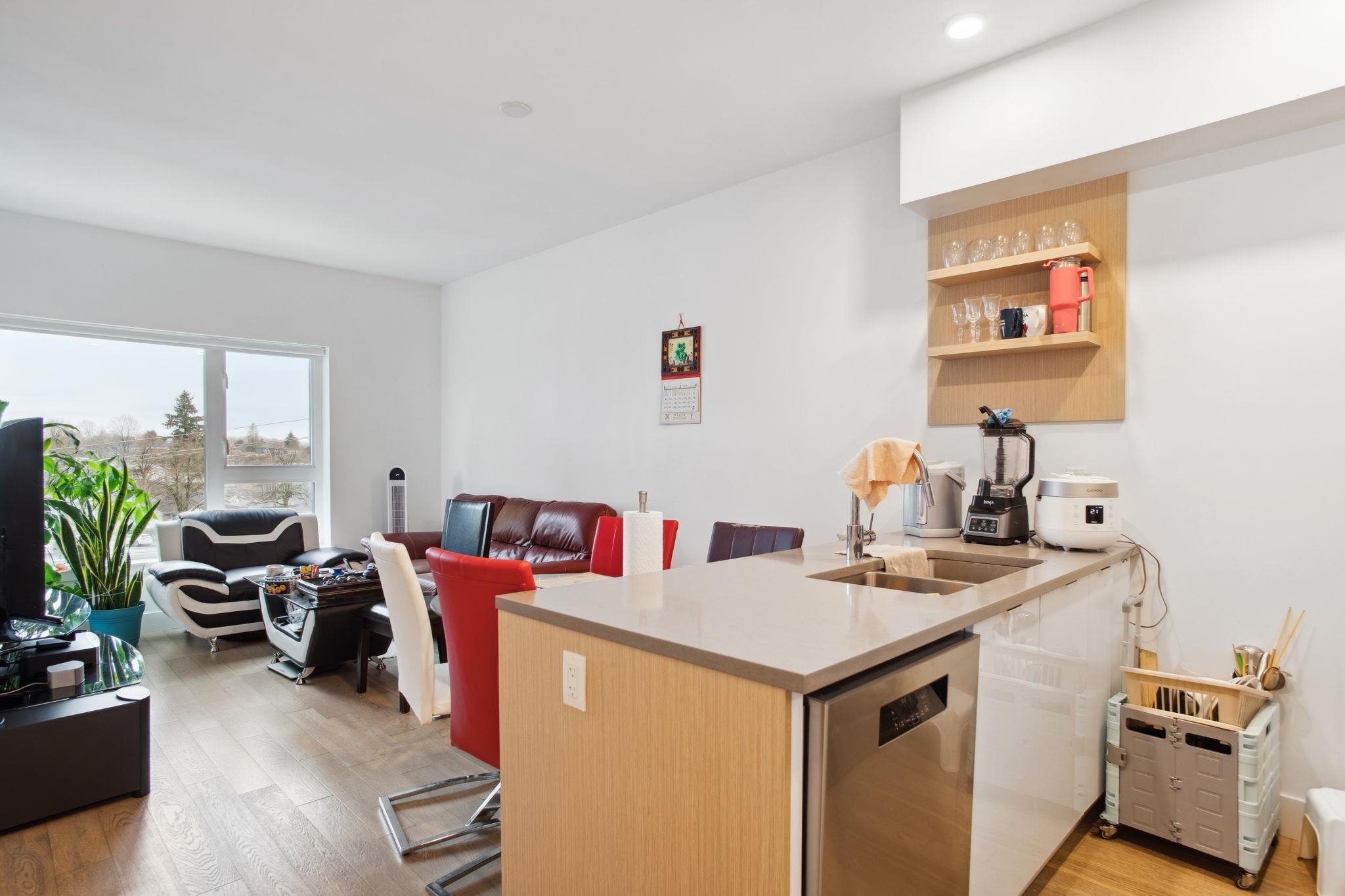 407 2666 DUKE STREET Unit: 407