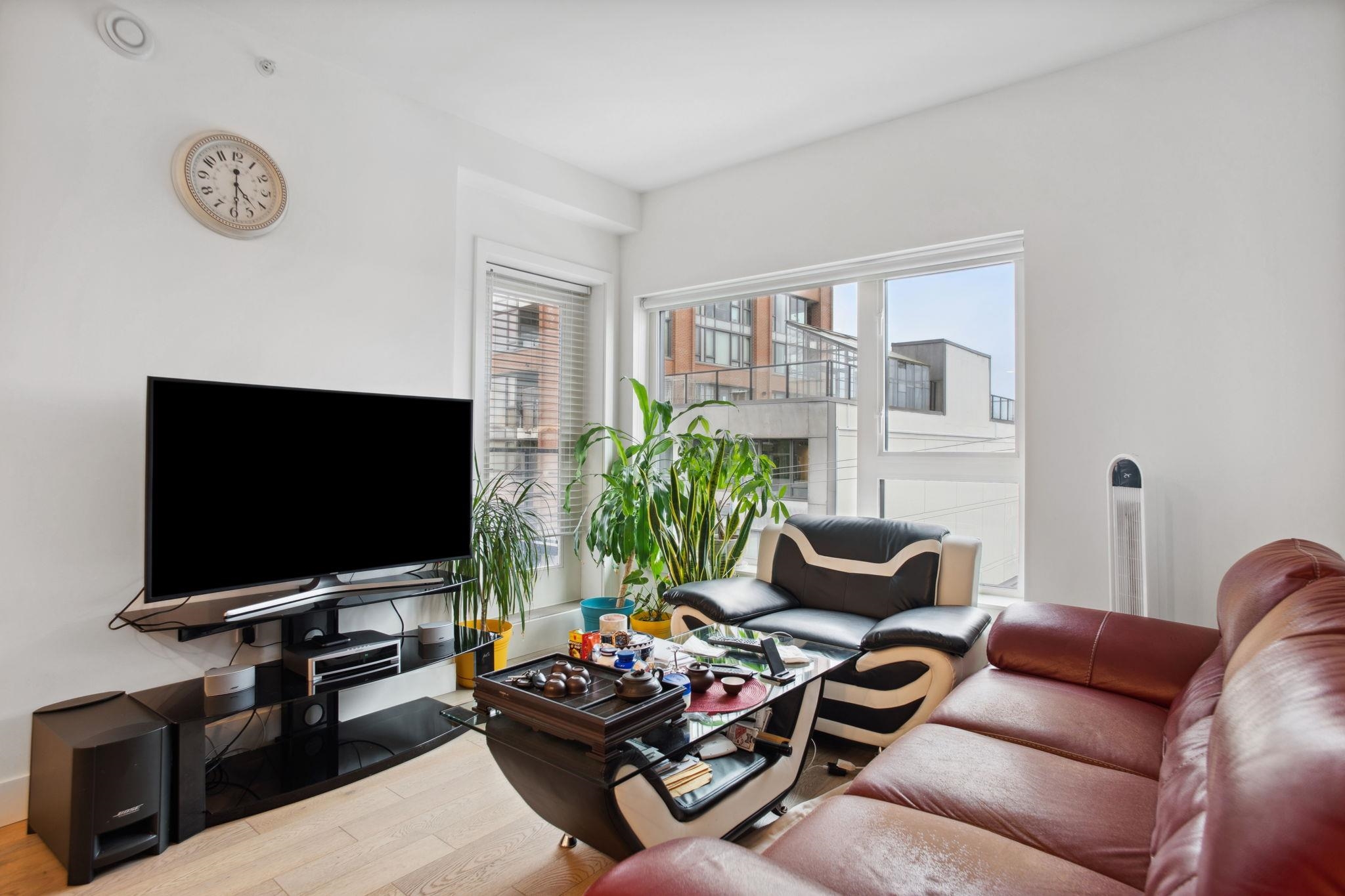 407 2666 DUKE STREET Unit: 407