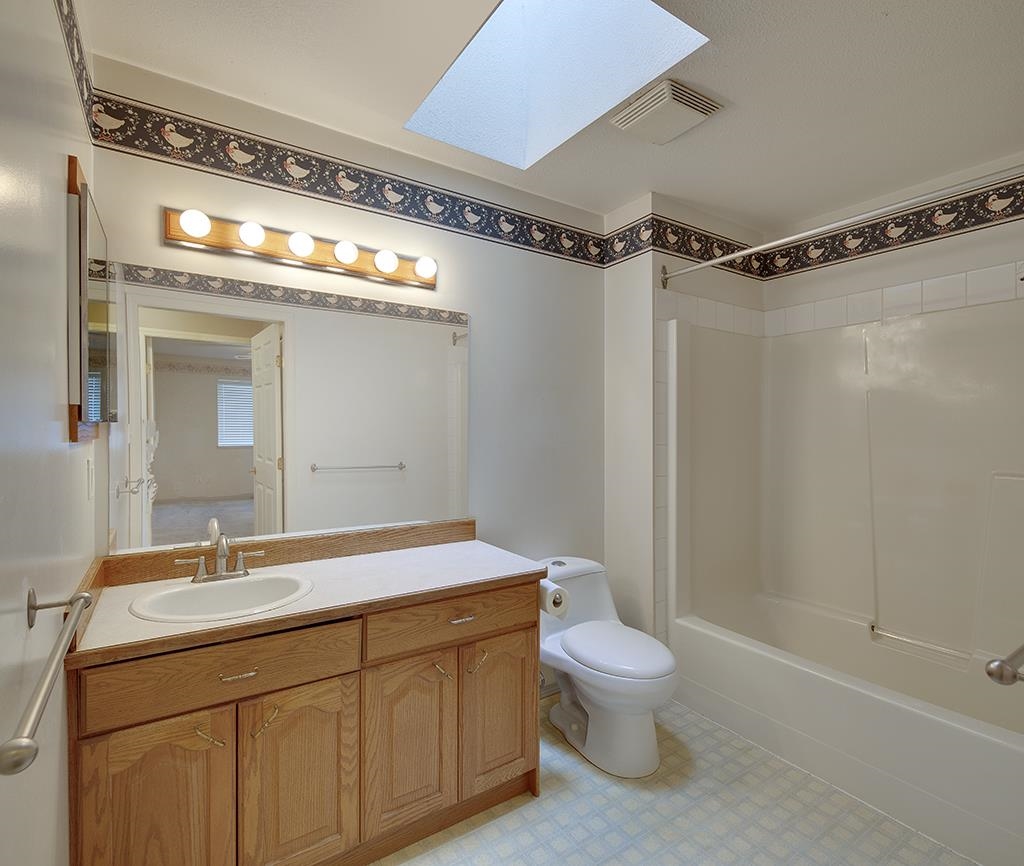 11 23580 DEWDNEY TRUNK ROAD Unit: 11