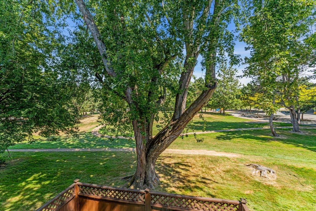 208 7220 LINDSAY ROAD Unit: 208