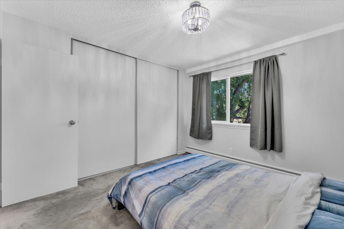 208 7220 LINDSAY ROAD Unit: 208