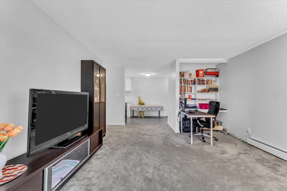 208 7220 LINDSAY ROAD Unit: 208