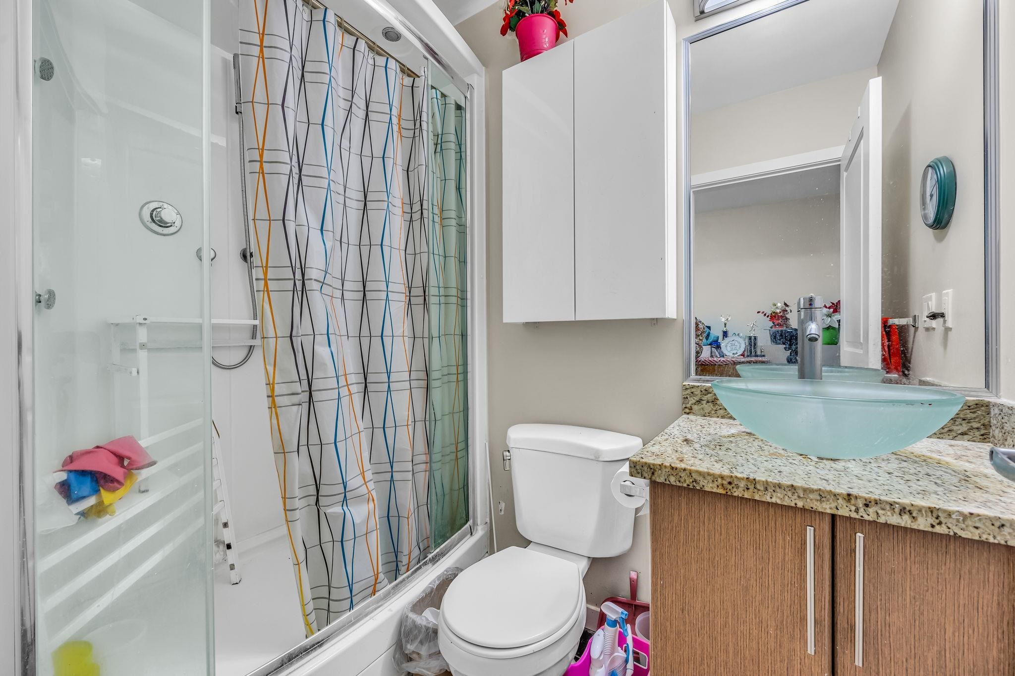 55 2239 KINGSWAY Unit: 55