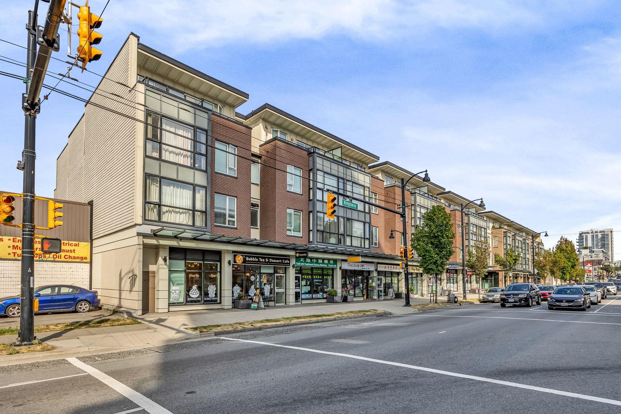 55 2239 KINGSWAY Unit: 55