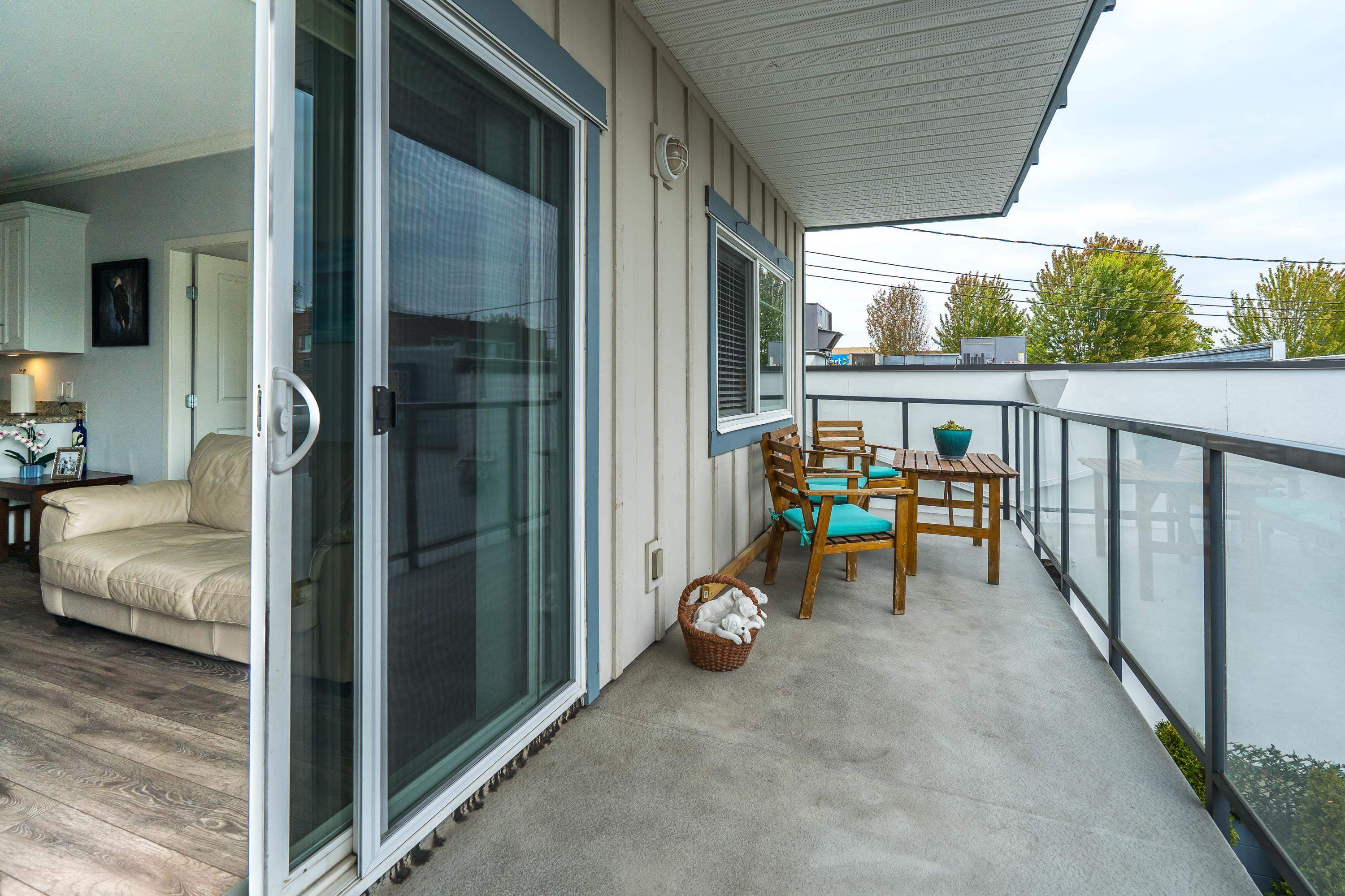 207 22363 SELKIRK AVENUE Unit: 207