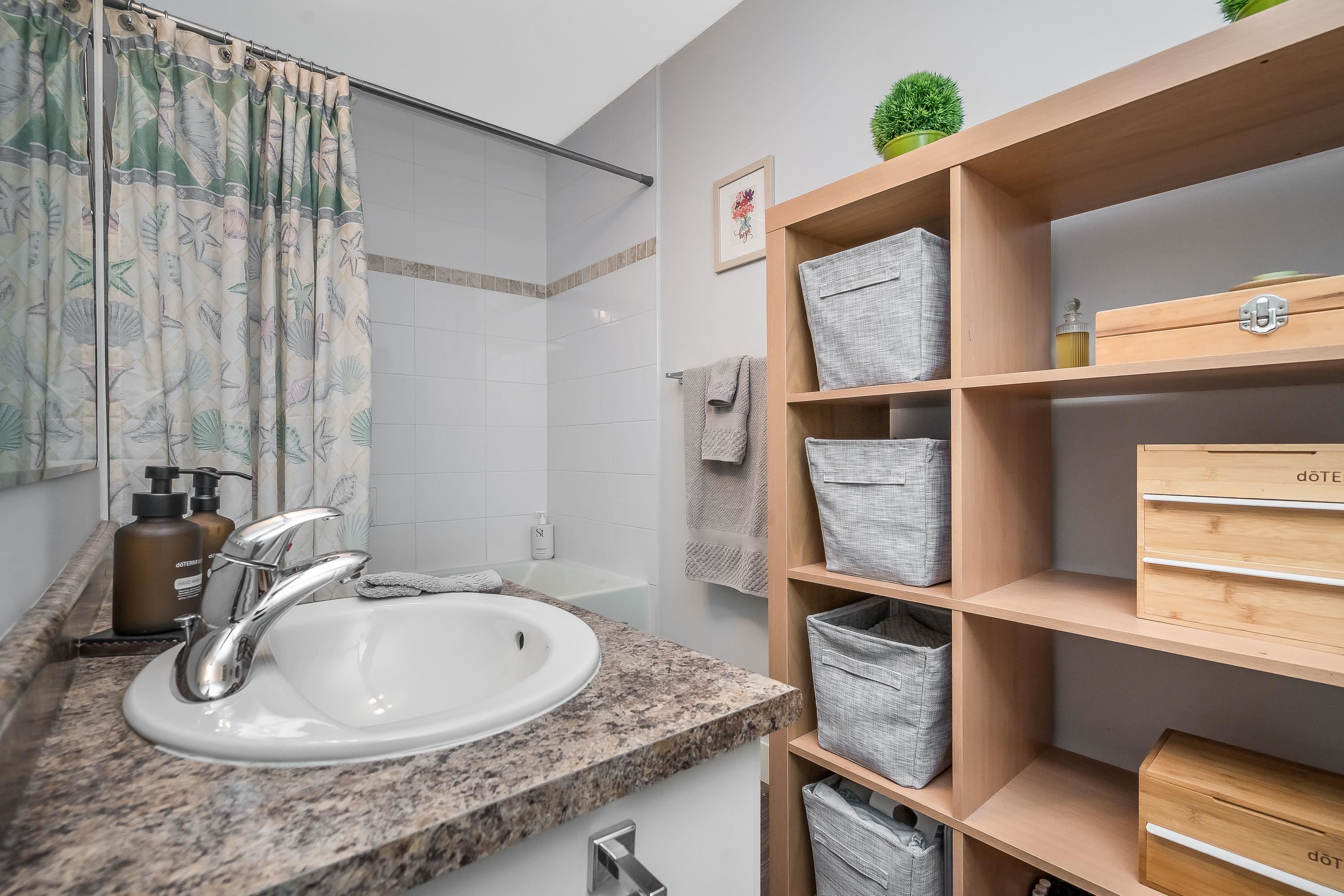 207 22363 SELKIRK AVENUE Unit: 207