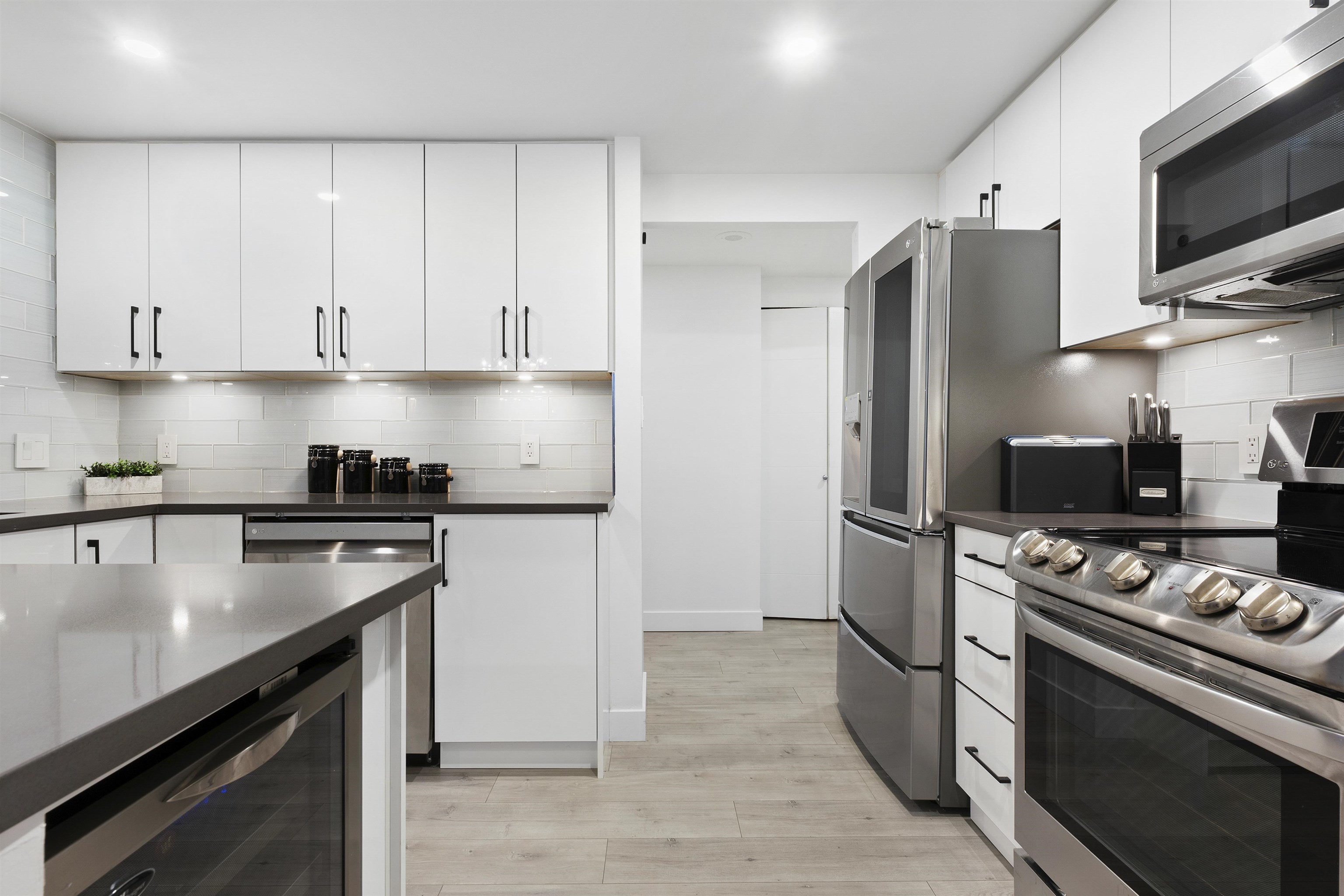 301 789 JERVIS STREET STREET Unit: 301