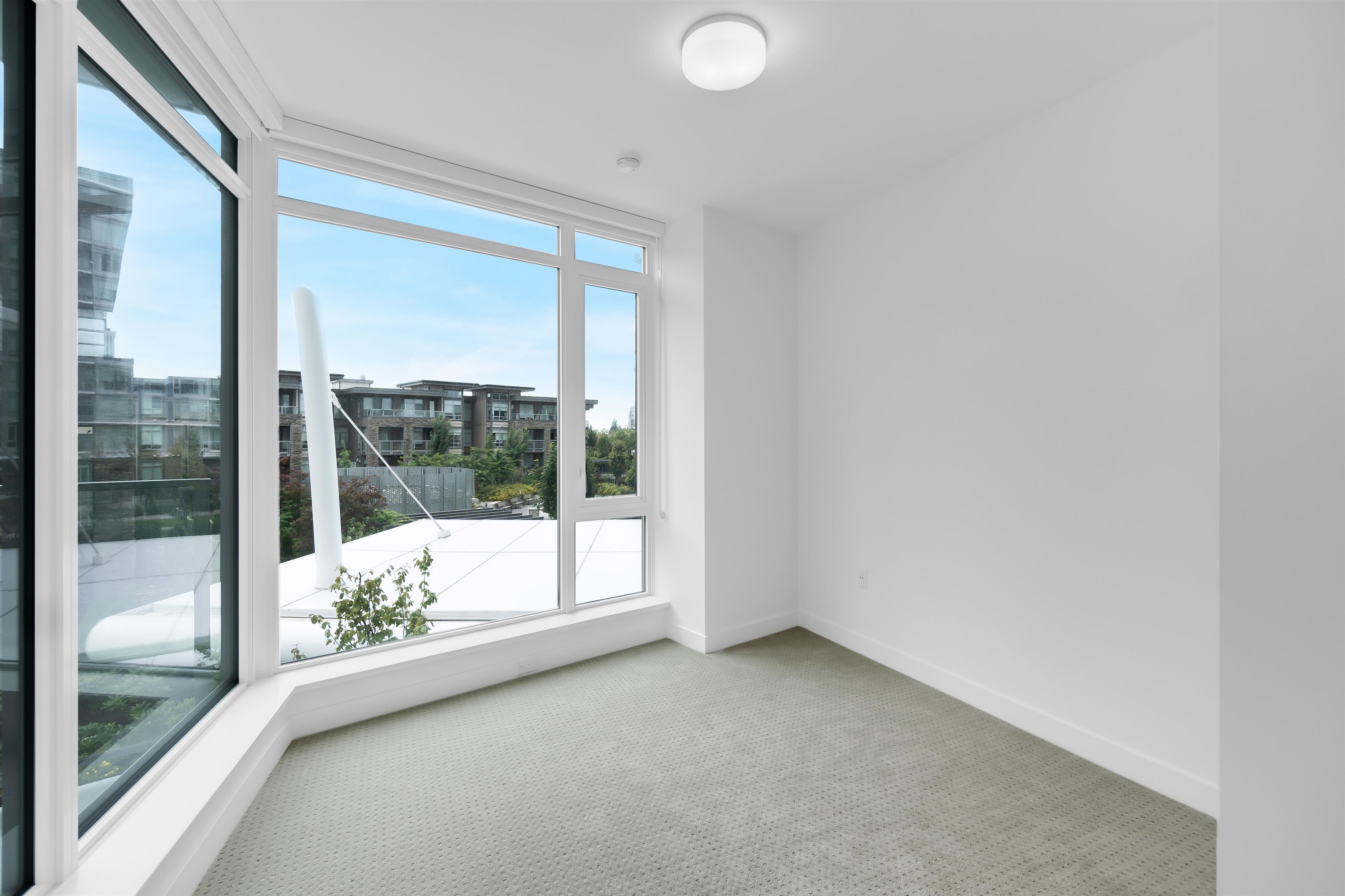 202 7769 PARK CRESCENT Unit: 202