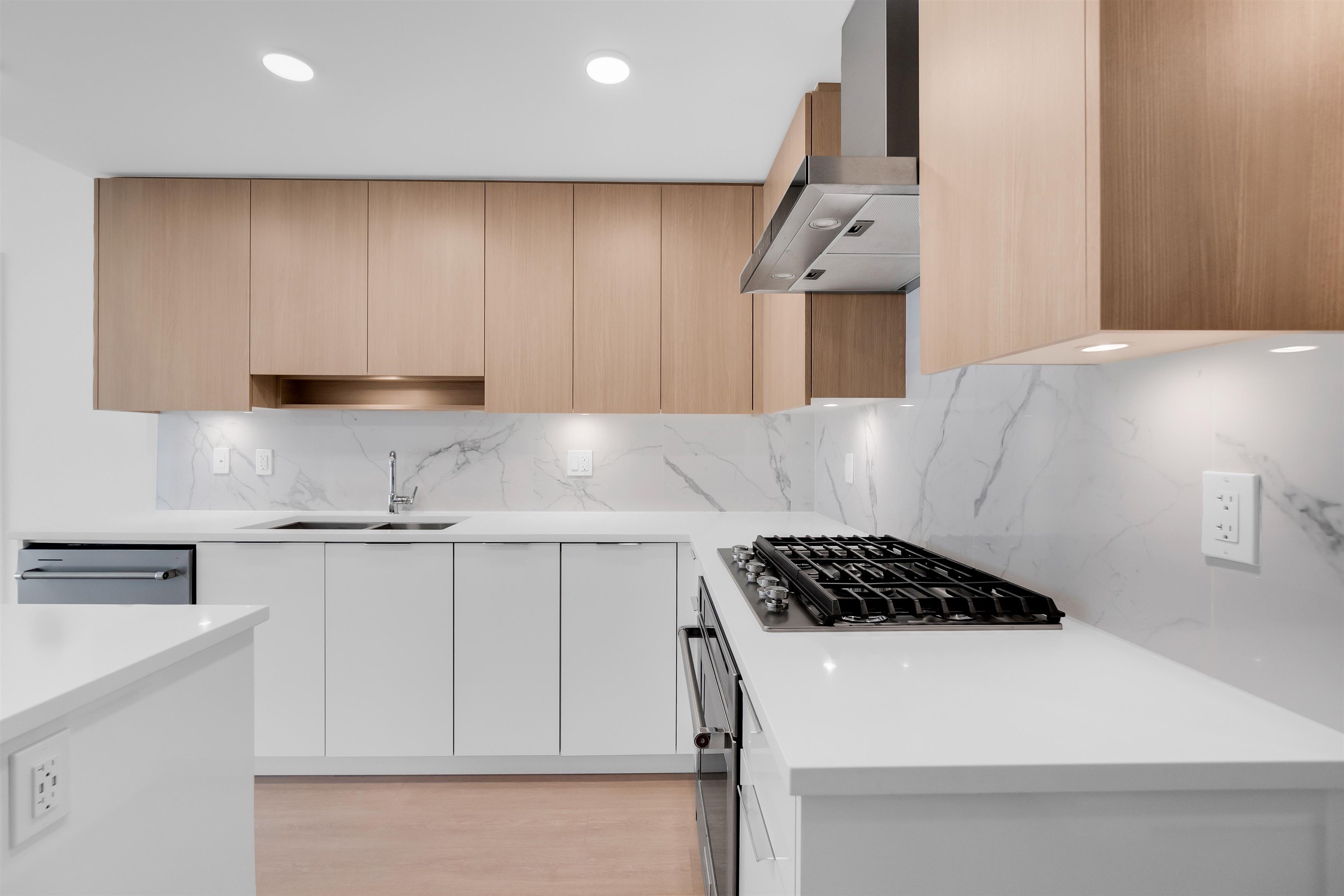 202 7769 PARK CRESCENT Unit: 202