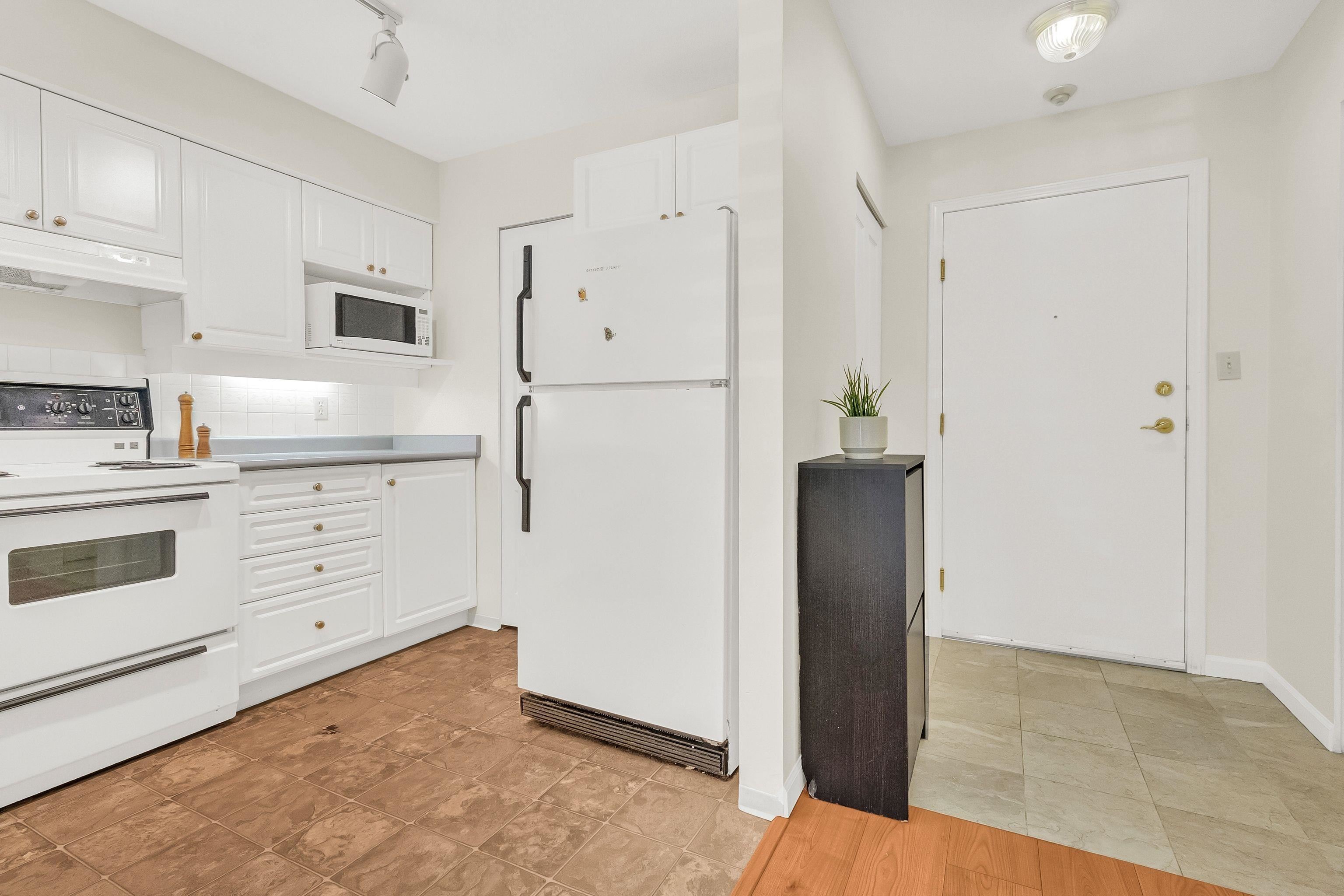 201B 7025 STRIDE AVENUE Unit: 201B