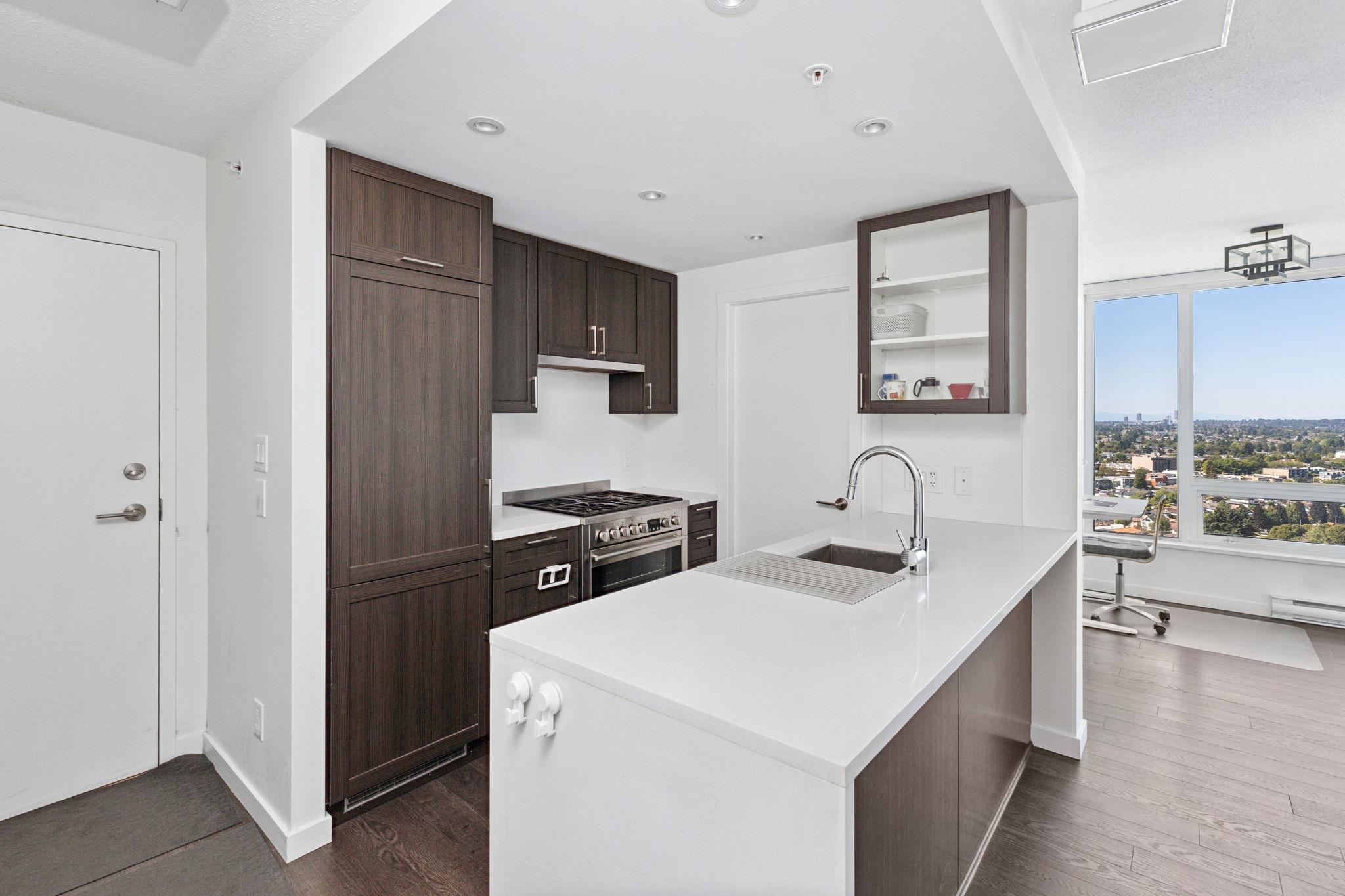 2902 5515 BOUNDARY ROAD Unit: 2902