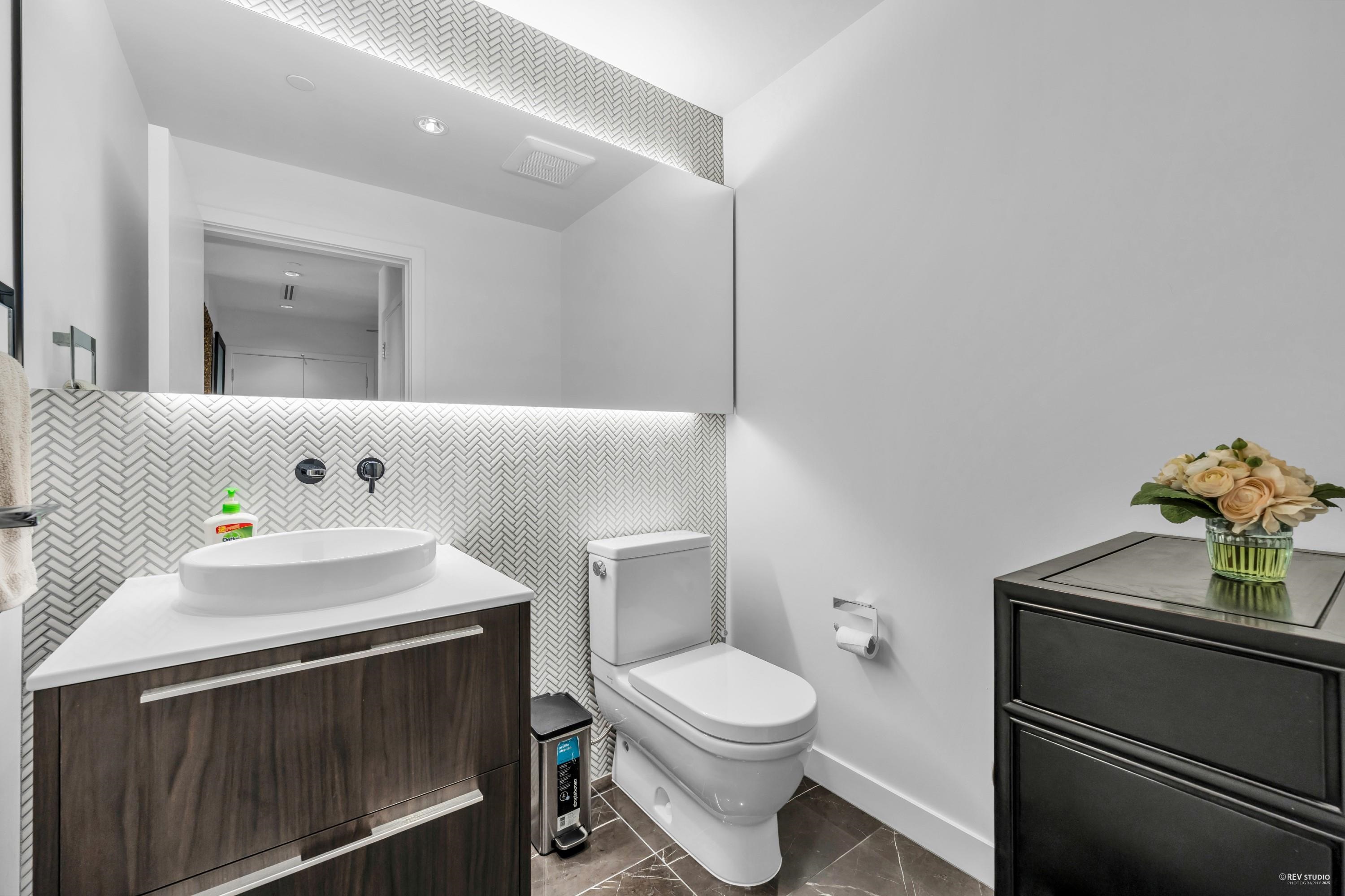 403 6699 RIVER ROAD Unit: 403